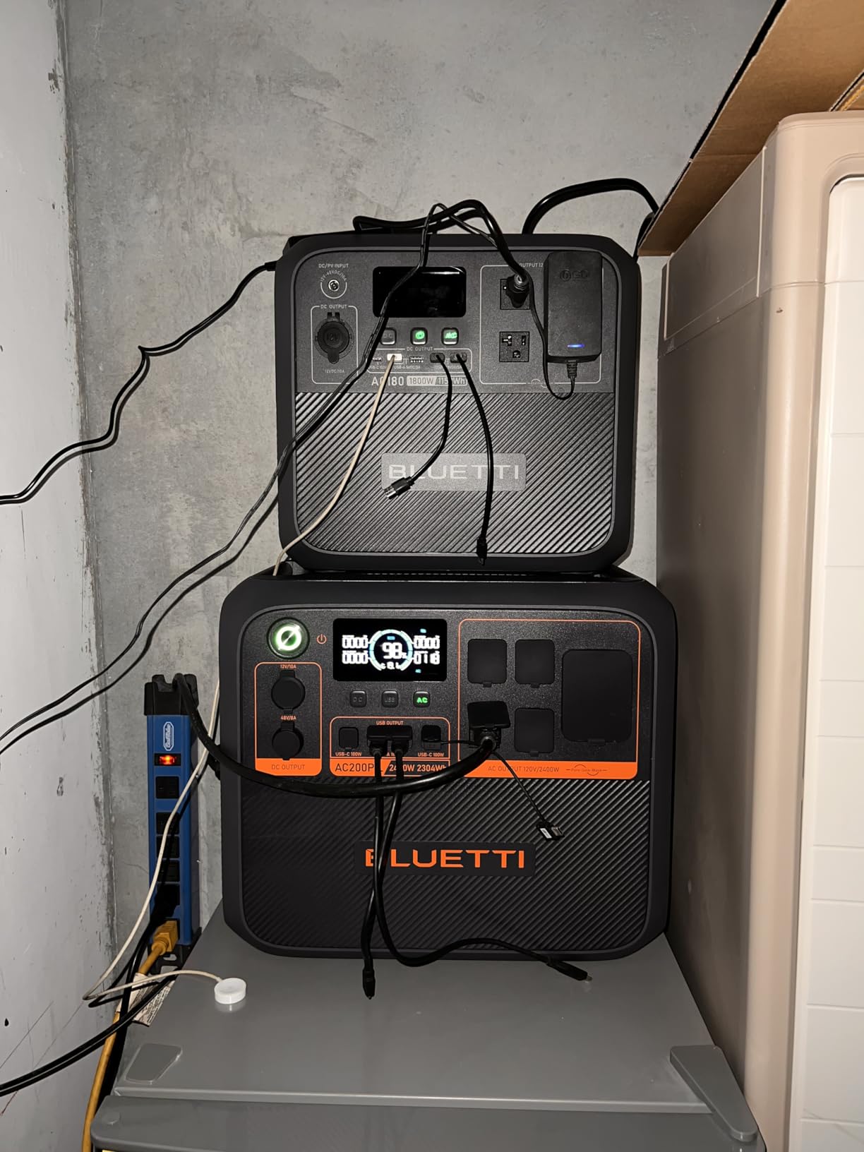 BLUETTI Portable Power Station AC180, 1152Wh LiFePO4 Battery Backup w/ 2 1800W (2700W peak) AC Outlets, 0-80% in 45Min, Solar Generator for Camping, Off-grid, Power Outage Customer Review BLUETTI Portable Power Station AC180, 1152Wh LiFePO4 Battery Backup w/ 2 1800W (2700W peak) AC Outlets, 0-80% in 45Min, Solar Generator for Camping, Off-grid, Power Outage - Customer Photo 2