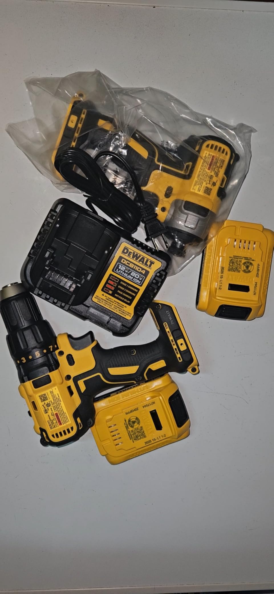 DEWALT 20V MAX Cordless Drill and Impact Driver, Power Drill Brushless 2-Tool Power Tool Combo Kit (DCK277D2) customer photo 2