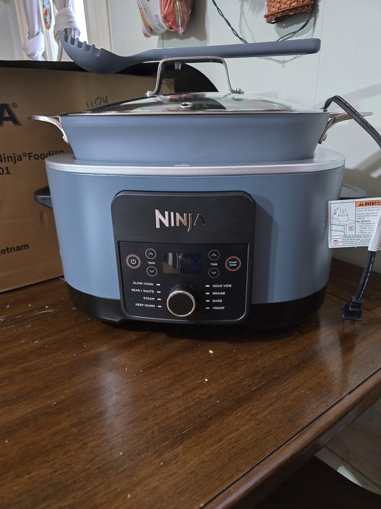 Ninja 12-in-1 PossibleCooker PLUS | 8.5-qt - Sous Vide & Proof Multi-Cooker | Slow Cooker, Dutch Oven & More | Glass Lid & Integrated Spoon | Nonstick | Oven Safe Pot to 500°F | Black | MC1010 customer photo 1