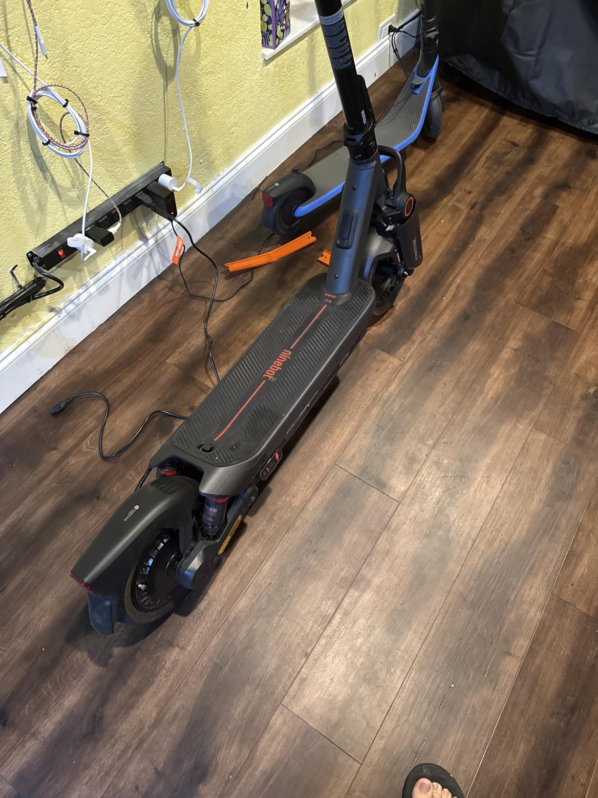 Segway Ninebot MAX Series Electric Scooter for Adults, 22-28 MPH, Up to 50 Miles Range, Dual Suspension, UL-2272 2271 Certified (G2/G3) - Customer Photo 2