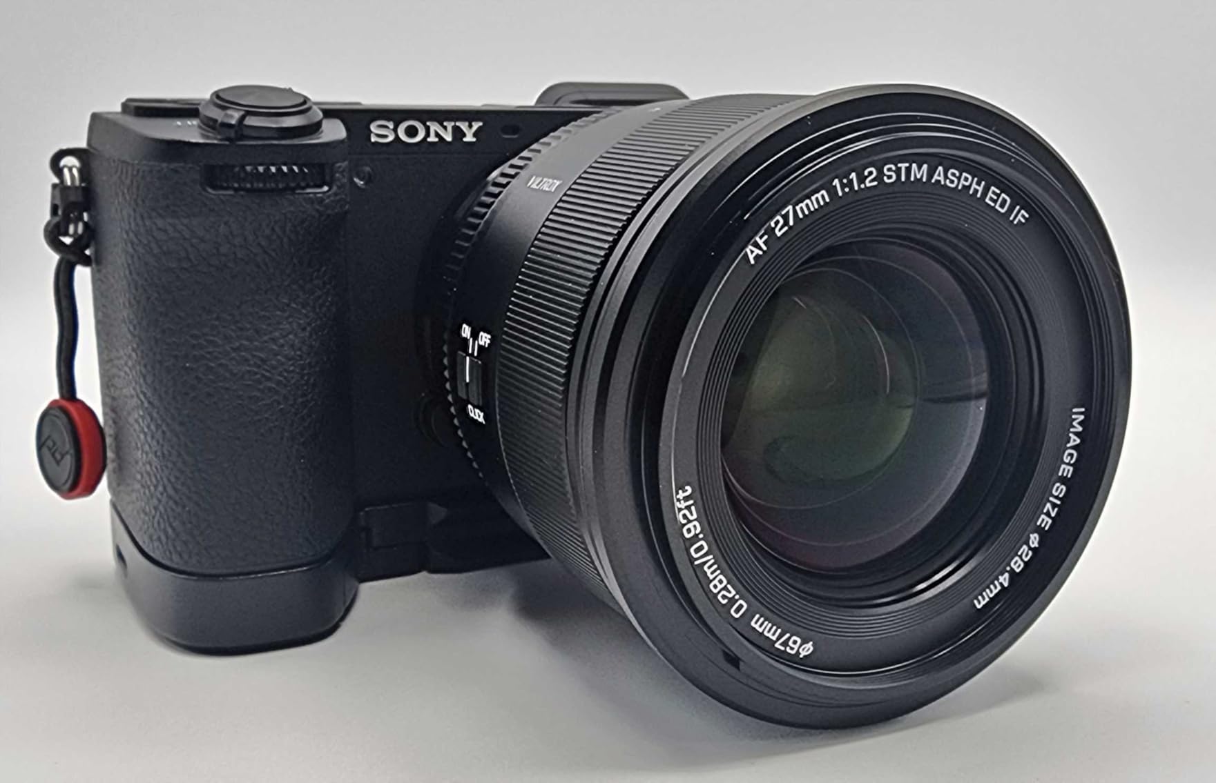 VILTROX 16mm f1.8 F1.8 Autofocus Prime Lens for Sony E Mount Lens,FE Large Aperture Wide-Angle Lens with Built-in LCD Screen Compatible for Sony a7 a7C a7III a7RIII a7RIV a7RV a9 a6100 - Customer Photo 2