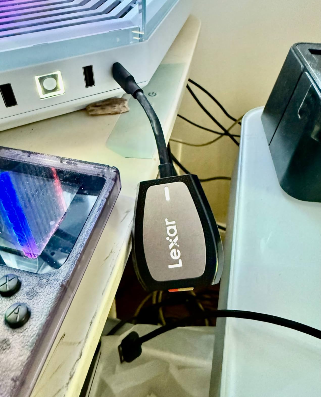 Lexar Professional CFexpress Type B / SD USB 3.2 Gen 2 Reader, Transfer Speeds Up To 10Gbps, Designed for CFexpress Type B and SD Cards (LRW520U-RNBNG) Customer Review Lexar Professional CFexpress Type B / SD USB 3.2 Gen 2 Reader, Transfer Speeds Up To 10Gbps, Designed for CFexpress Type B and SD Cards (LRW520U-RNBNG) - Customer Photo 1