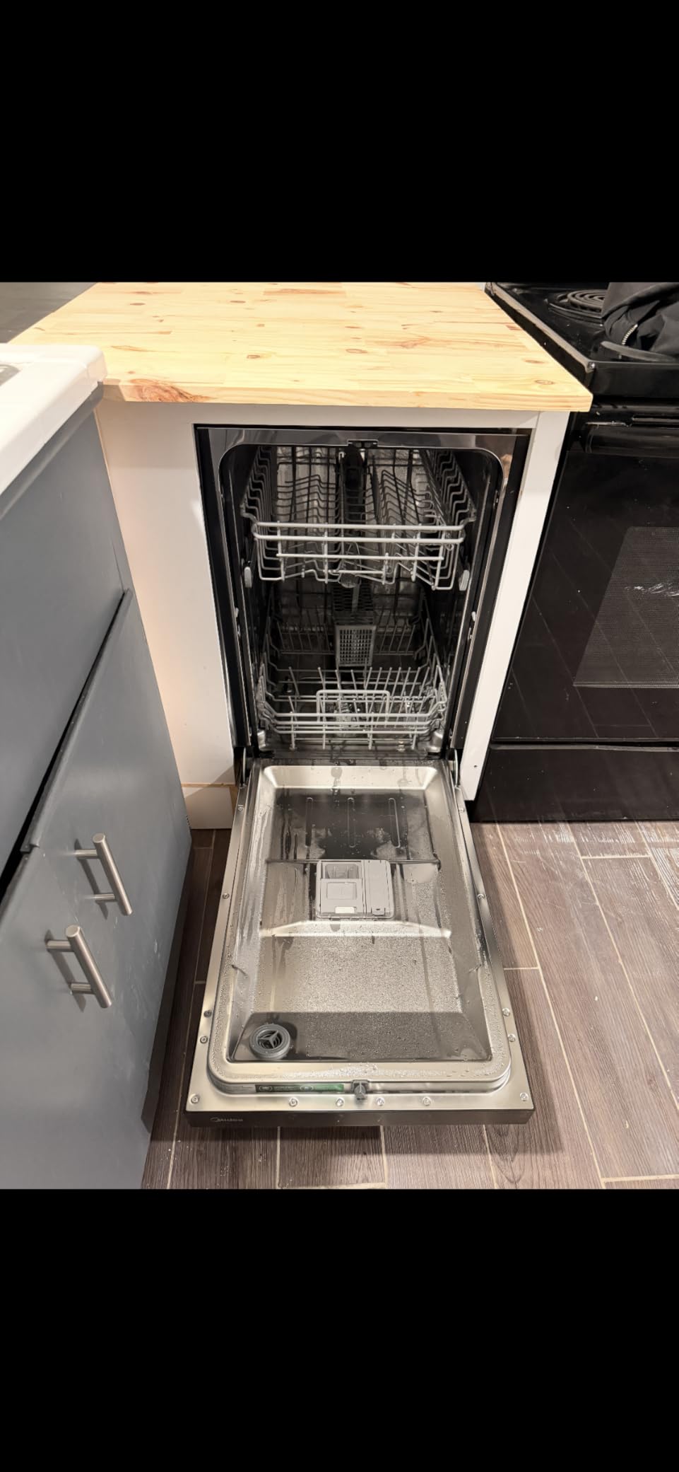 Midea MDF18A1AST Built-in Dishwasher with 8 Place Settings, 6 Washing Programs, Stainless Steel Tub, Heated Dry, Energy Star Customer Review Midea MDF18A1AST Built-in Dishwasher with 8 Place Settings, 6 Washing Programs, Stainless Steel Tub, Heated Dry, Energy Star - Customer Photo 1