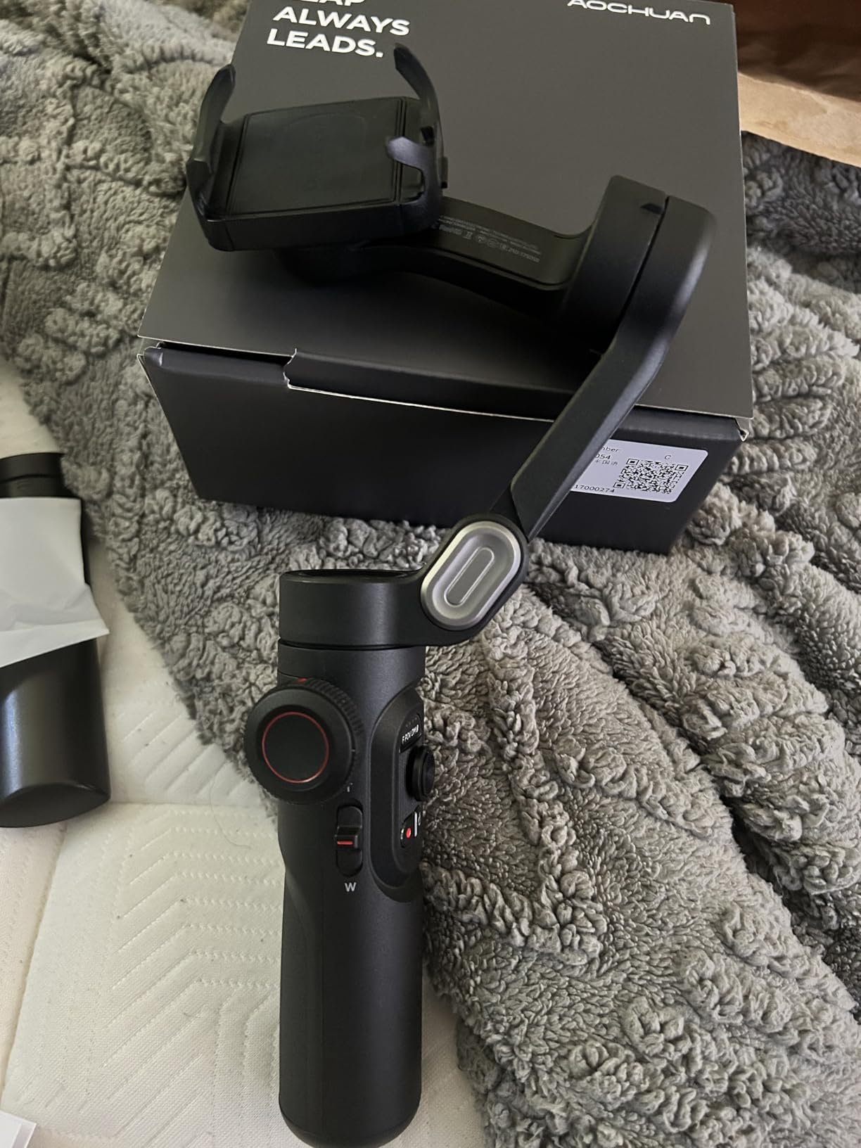 AOCHUAN Phone Gimbal Stabilizer 3-Axis Smartphone Foldable Handheld Gimbal for iPhone with Focus Wheel TikTok YouTube Vlog Stabilizer for iPhone16 15 14 13 12 Pro Max Android-Smart XE Customer Review AOCHUAN Phone Gimbal Stabilizer 3-Axis Smartphone Foldable Handheld Gimbal for iPhone with Focus Wheel TikTok YouTube Vlog Stabilizer for iPhone16 15 14 13 12 Pro Max Android-Smart XE - Customer Photo 2