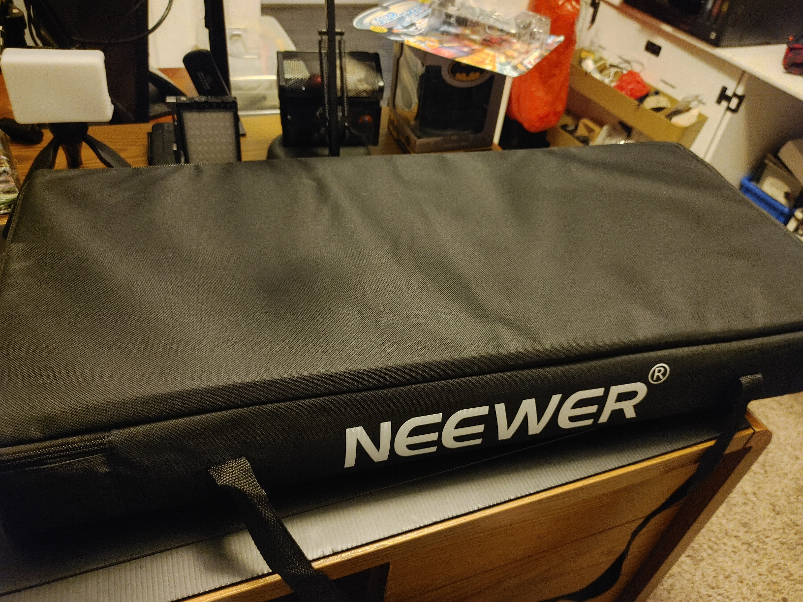 NEEWER TL60 RGB Tube Light, 20W Full Color RGBWW LED Video Lighting Wand Stick for Studio Photography Recording Streaming, APP/2.4G/DMX Control, 7 Pixel Effects 18 Scenes, 2500-10000K CRI97+ TLCI98+ - Customer Photo 1
