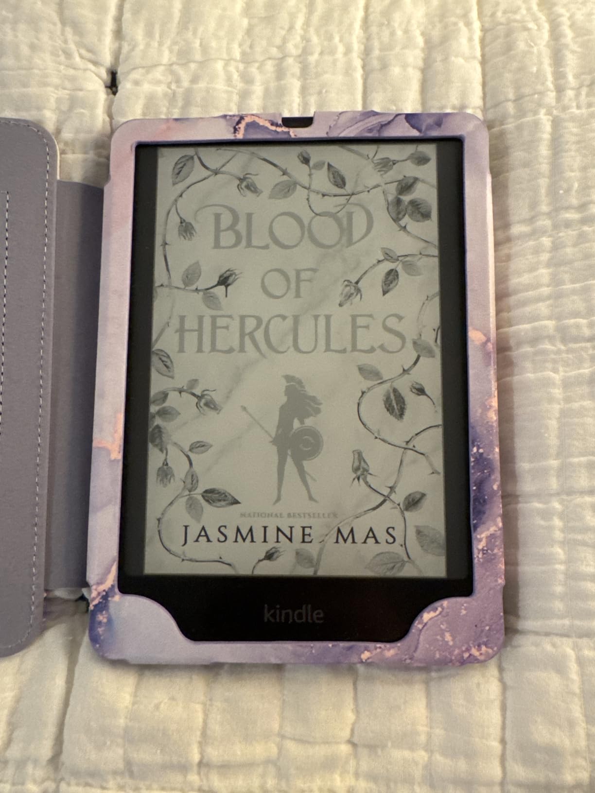 Amazon Kindle Paperwhite Signature Edition 32GB - 20% faster with auto-adjusting front light, wireless charging, and weeks of battery life - Metallic Black - Customer Photo 2