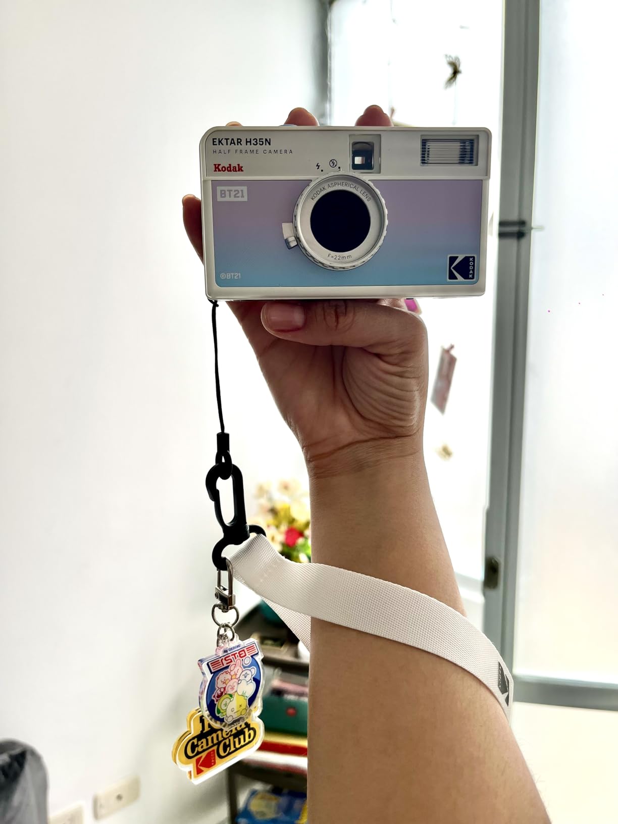 Kodak EKTAR H35N Half Frame Film Camera, 35mm, Reusable, Focus-Free, Bulb Function, Built-in Star Filter, Coated Improved Lens Customer Review Kodak EKTAR H35N Half Frame Film Camera, 35mm, Reusable, Focus-Free, Bulb Function, Built-in Star Filter, Coated Improved Lens - Customer Photo 1