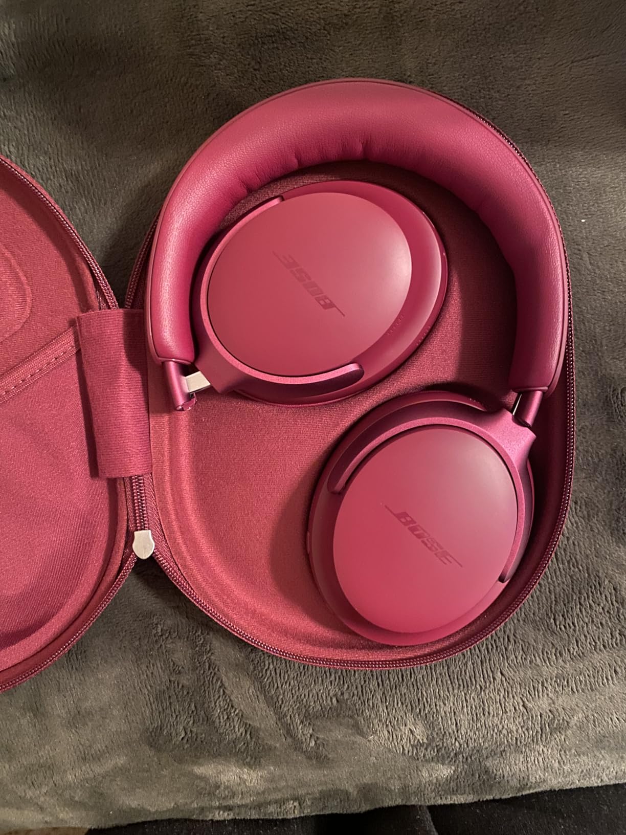 Bose QuietComfort Ultra Bluetooth Headphones, Wireless Headphones with Spatial Audio, Over Ear Noise Cancelling with Mic, Up to 24 Hours of Playtime, Black customer photo 1