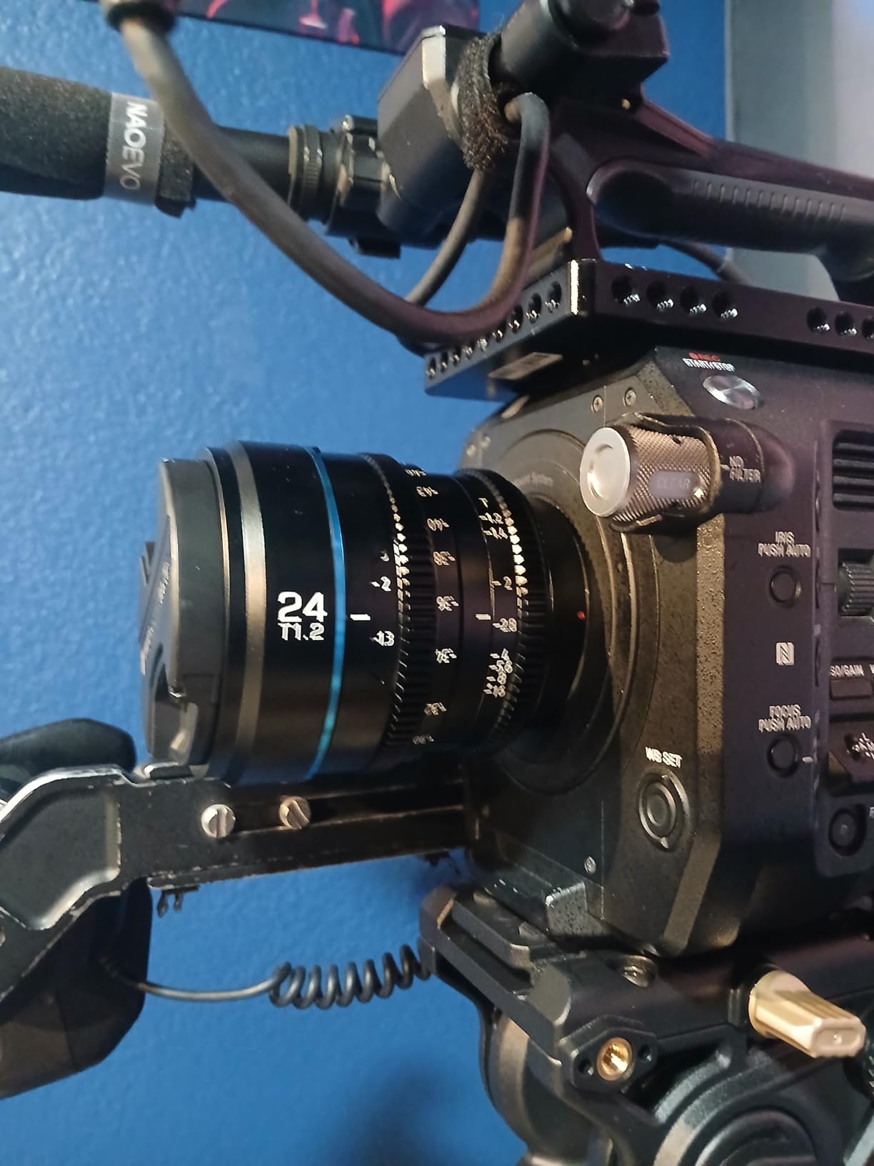 SIRUI Night Walker 24mm S35 Manual Focus Cine Lens, T1.2 Large Aperture Lens for E Mount Cameras, FX30, ZVE-10, A6500, A6600 (MS24E-B, Black) Customer Review SIRUI Night Walker 24mm S35 Manual Focus Cine Lens, T1.2 Large Aperture Lens for E Mount Cameras, FX30, ZVE-10, A6500, A6600 (MS24E-B, Black) - Customer Photo 1