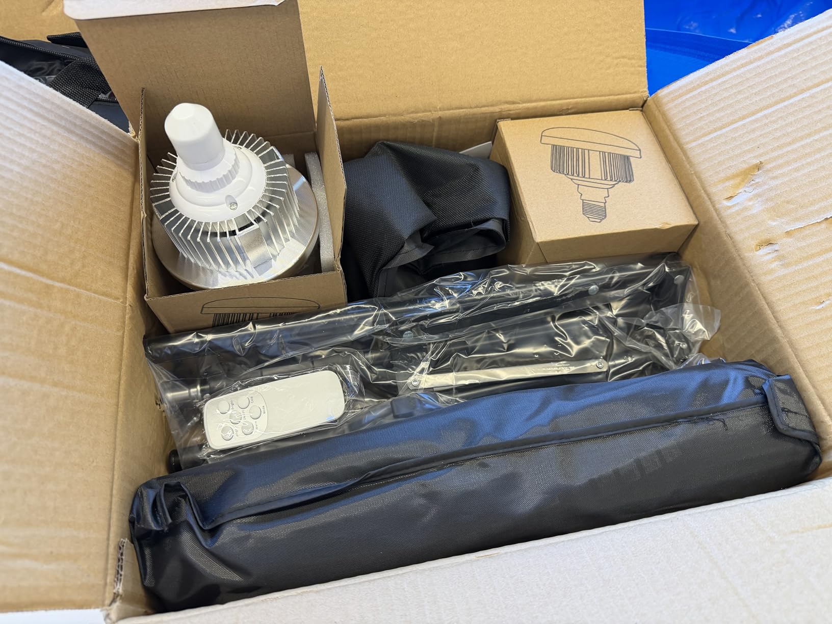 Torjim Softbox Photography Lighting Kit, 16'' x 16'' Professional Softbox Lighting Kit with 85W 3000-7500K LED Bulbs, Studio Lights for Photography/Video Recording/Live Streaming/Portraits Shooting - Customer Photo 2