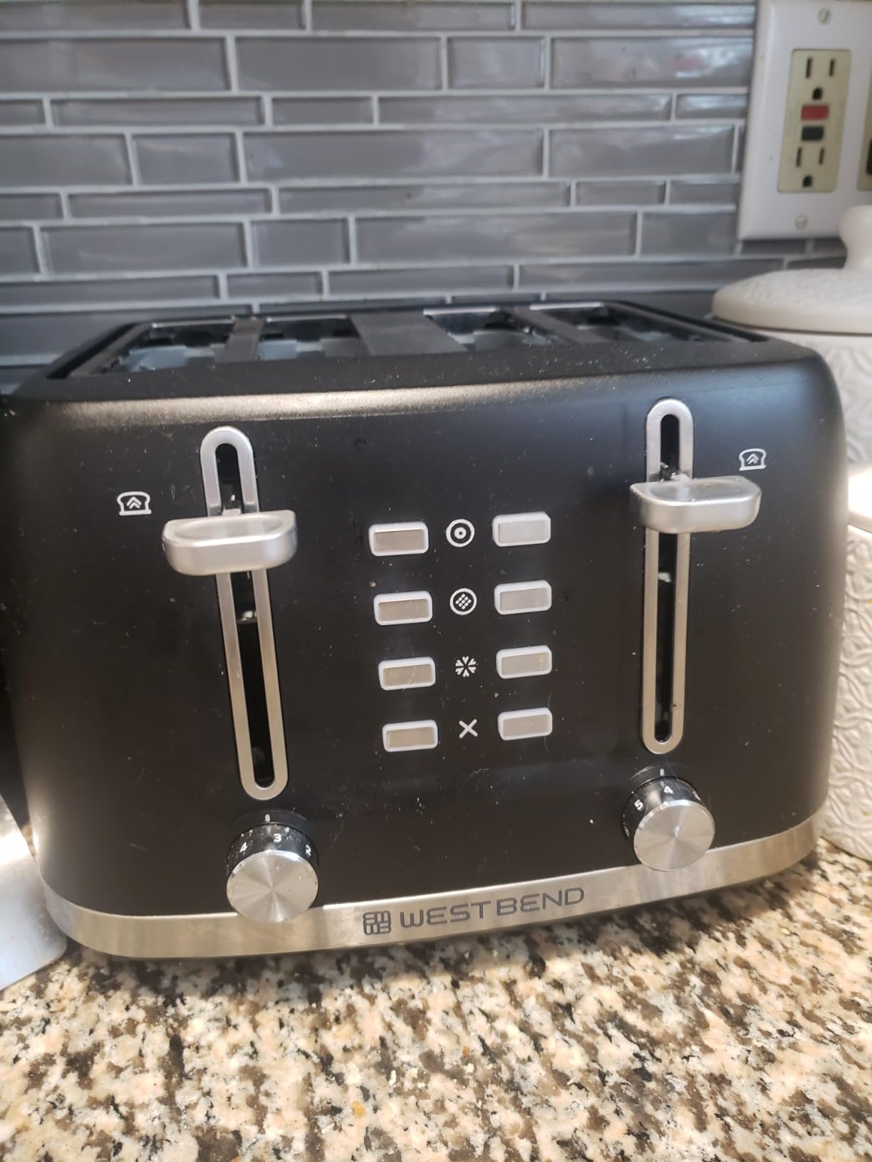West Bend Toaster 4-Slice Extra-Wide and Deep Slots with 3 Functions and 7 Shade Settings Manual Toast Lift Lever Auto Shut-Off and Removable Crumb Tray, 1500-Watts, Black Customer Review West Bend Toaster 4-Slice Extra-Wide and Deep Slots with 3 Functions and 7 Shade Settings Manual Toast Lift Lever Auto Shut-Off and Removable Crumb Tray, 1500-Watts, Black - Customer Photo 2