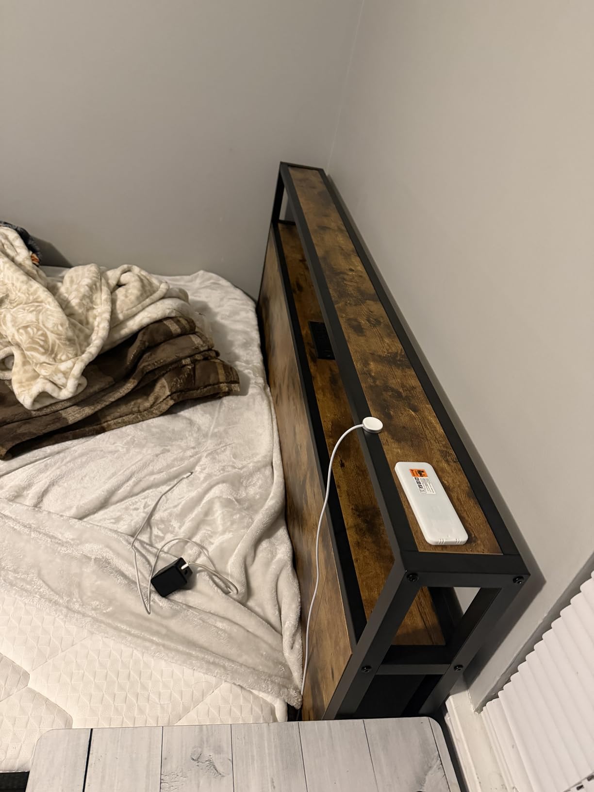 Lifezone Queen Bed Frame with 2-Tier Storage Headboard, Metal Platform Bed Frame with 4 Storage Drawers, Built in Charging Station & LED, Noise-Free/Metal Support/No Box Spring Needed, Vintage Brown Customer Review Lifezone Queen Bed Frame with 2-Tier Storage Headboard, Metal Platform Bed Frame with 4 Storage Drawers, Built in Charging Station & LED, Noise-Free/Metal Support/No Box Spring Needed, Vintage Brown - Customer Photo 1