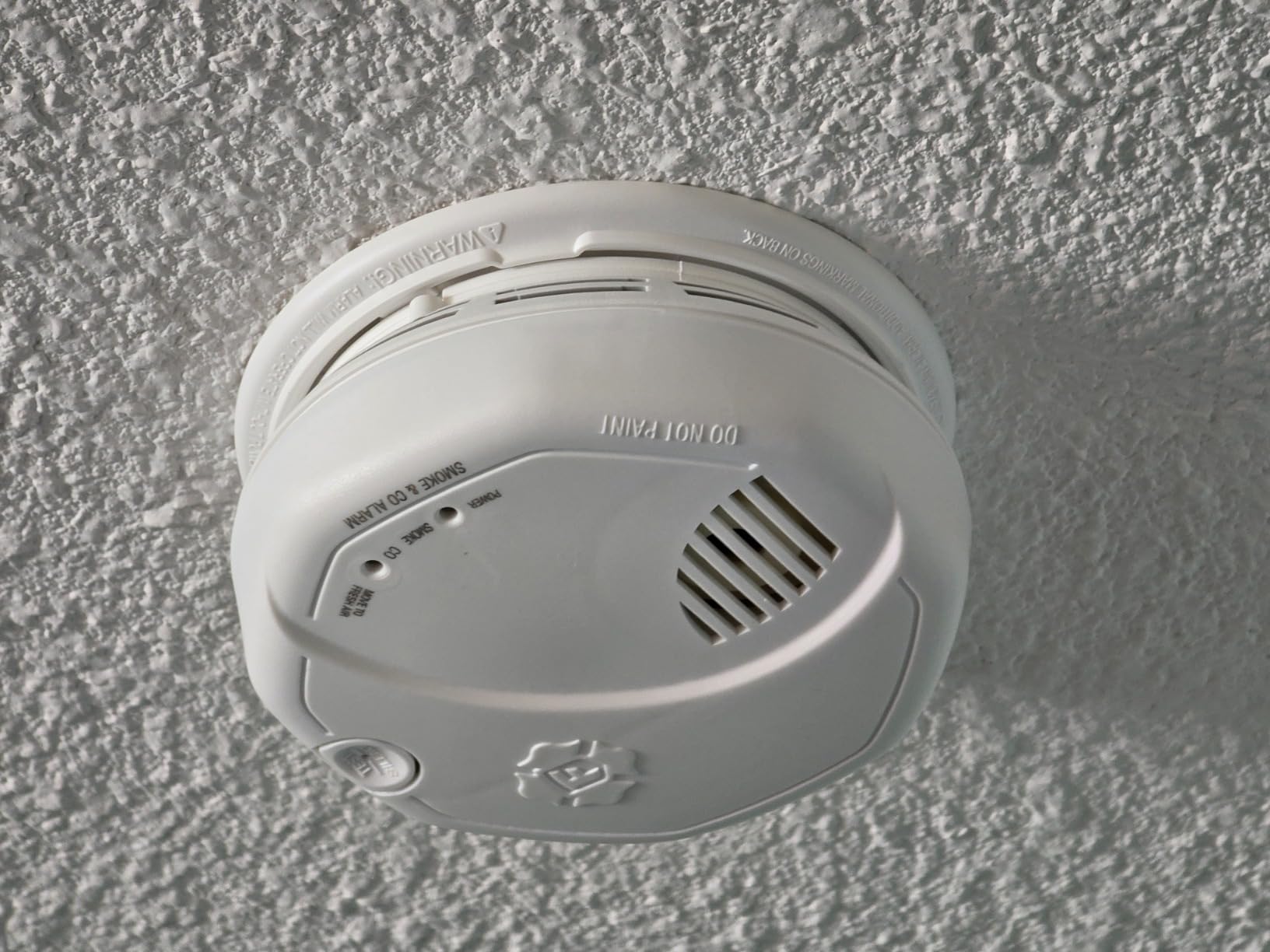 First Alert Combination Smoke & Carbon Monoxide Alarm, Battery Operated Detector with Test & Silence Button, SMCO100, 1-Pack customer photo 1