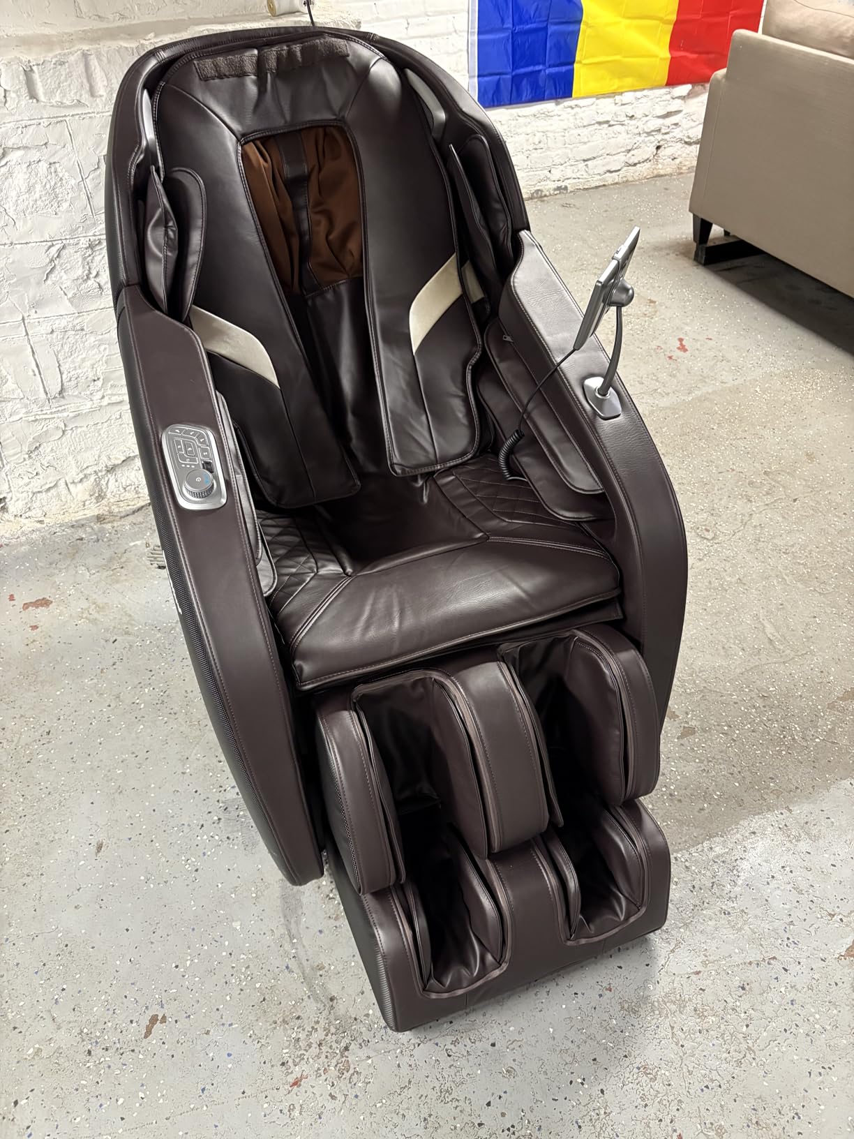 iBooMas 2026 Massage Chair Full Body, 6 Massage Intensities Zero Gravity SL-Track Shiatsu Massage Chair, 18 Modes, Extendable Footrest, Heat, Foot Roller, Bluetooth, Airbags, Body Scan (Brown+Black) - Customer Photo 1