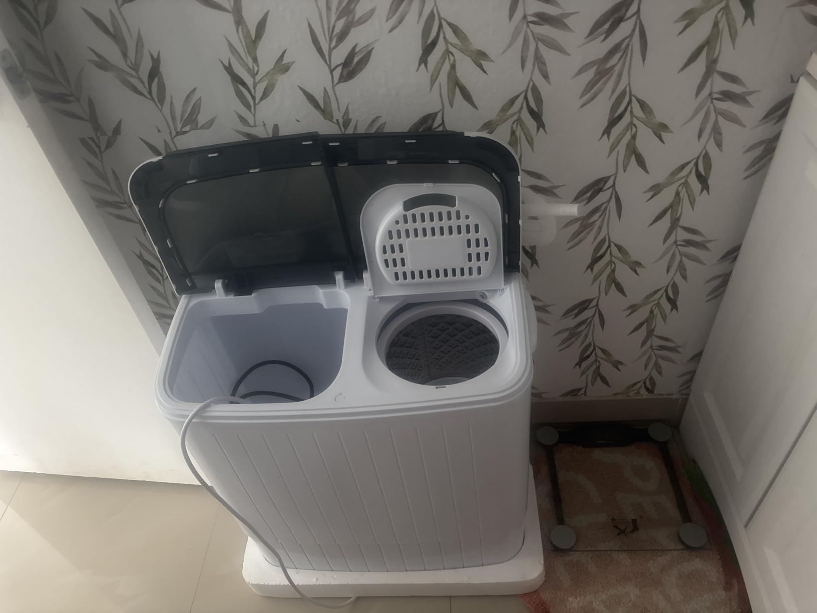 Superday Portable Washing Machine, 16lbs Mini Washing Machine and Spin Dryer Combo, Mini Twin Tub Laundry Machine for Camping, Apartments, Dorms, College Rooms, RV, Delicates, Grey Customer Review Superday Portable Washing Machine, 16lbs Mini Washing Machine and Spin Dryer Combo, Mini Twin Tub Laundry Machine for Camping, Apartments, Dorms, College Rooms, RV, Delicates, Grey - Customer Photo 1