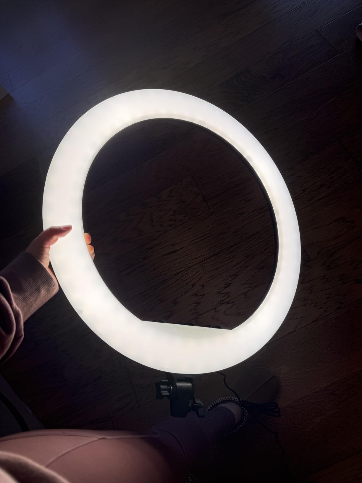 Hagibis 21 inch Ring Light with Stand Outer 55W 5600k Dimmable LED Light, Tripod Stand,and Phone Holder,Remote Controller,Carrying Bag ,CRI 97+ 2540lux, for Streaming Home Office Zoom Call Lighting Customer Review Hagibis 21 inch Ring Light with Stand Outer 55W 5600k Dimmable LED Light, Tripod Stand,and Phone Holder,Remote Controller,Carrying Bag ,CRI 97+ 2540lux, for Streaming Home Office Zoom Call Lighting - Customer Photo 2