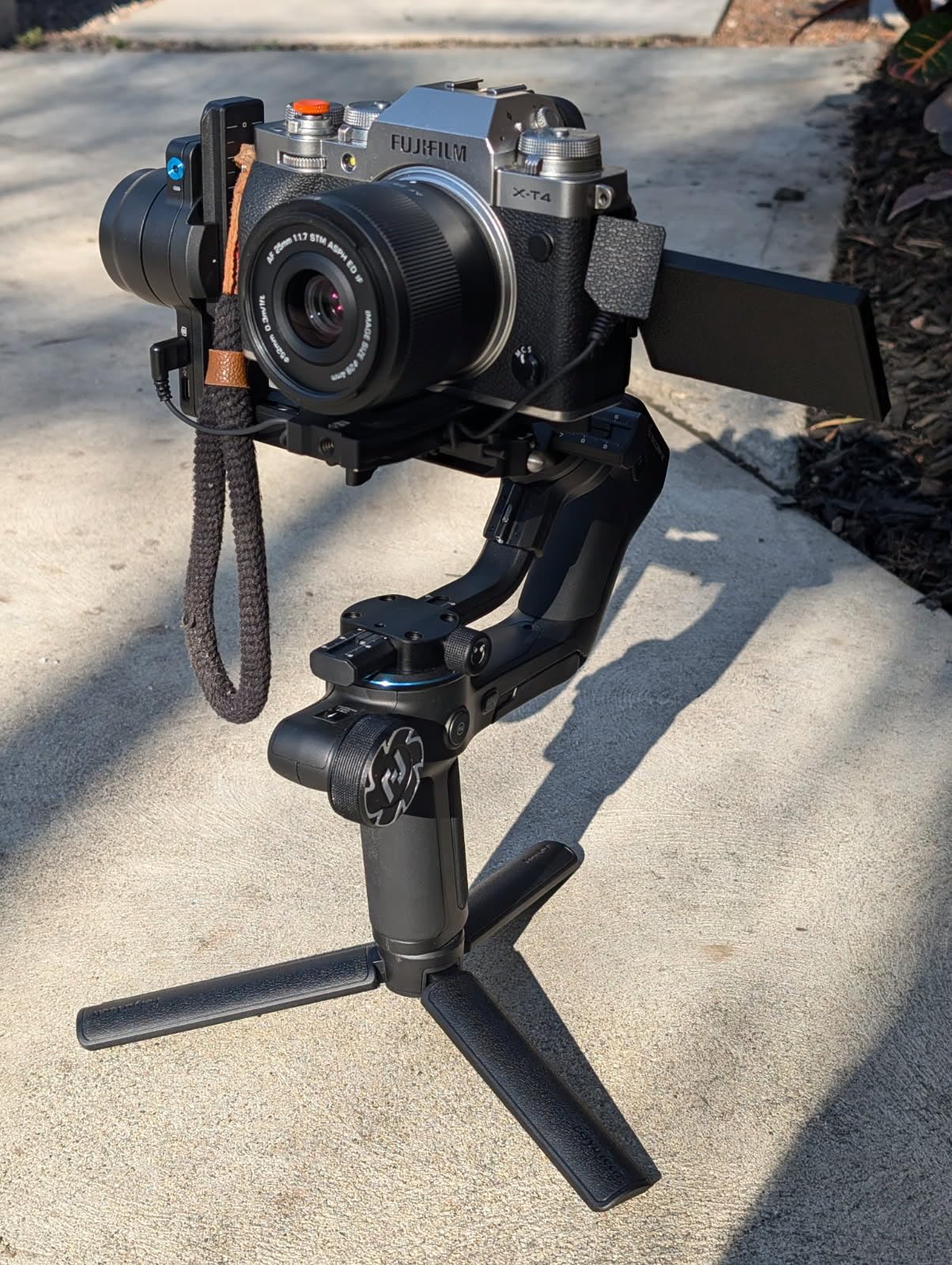 FeiyuTech SCORP 2 Kit Camera Stabilizer, Built-in AI Tracking Sensor, DSLR&Mirrorless Camera Gimbal with Case, Touch Screen, Vertical Shooting, Compatible with Canon/Sony/Panasonic/Nikon, Max 5.51lbs Customer Review FeiyuTech SCORP 2 Kit Camera Stabilizer, Built-in AI Tracking Sensor, DSLR&Mirrorless Camera Gimbal with Case, Touch Screen, Vertical Shooting, Compatible with Canon/Sony/Panasonic/Nikon, Max 5.51lbs - Customer Photo 1