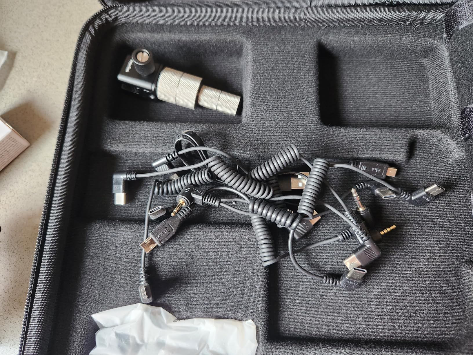 FeiyuTech SCORP 2 Kit Camera Stabilizer, Built-in AI Tracking Sensor, DSLR&Mirrorless Camera Gimbal with Case, Touch Screen, Vertical Shooting, Compatible with Canon/Sony/Panasonic/Nikon, Max 5.51lbs Customer Review FeiyuTech SCORP 2 Kit Camera Stabilizer, Built-in AI Tracking Sensor, DSLR&Mirrorless Camera Gimbal with Case, Touch Screen, Vertical Shooting, Compatible with Canon/Sony/Panasonic/Nikon, Max 5.51lbs - Customer Photo 2