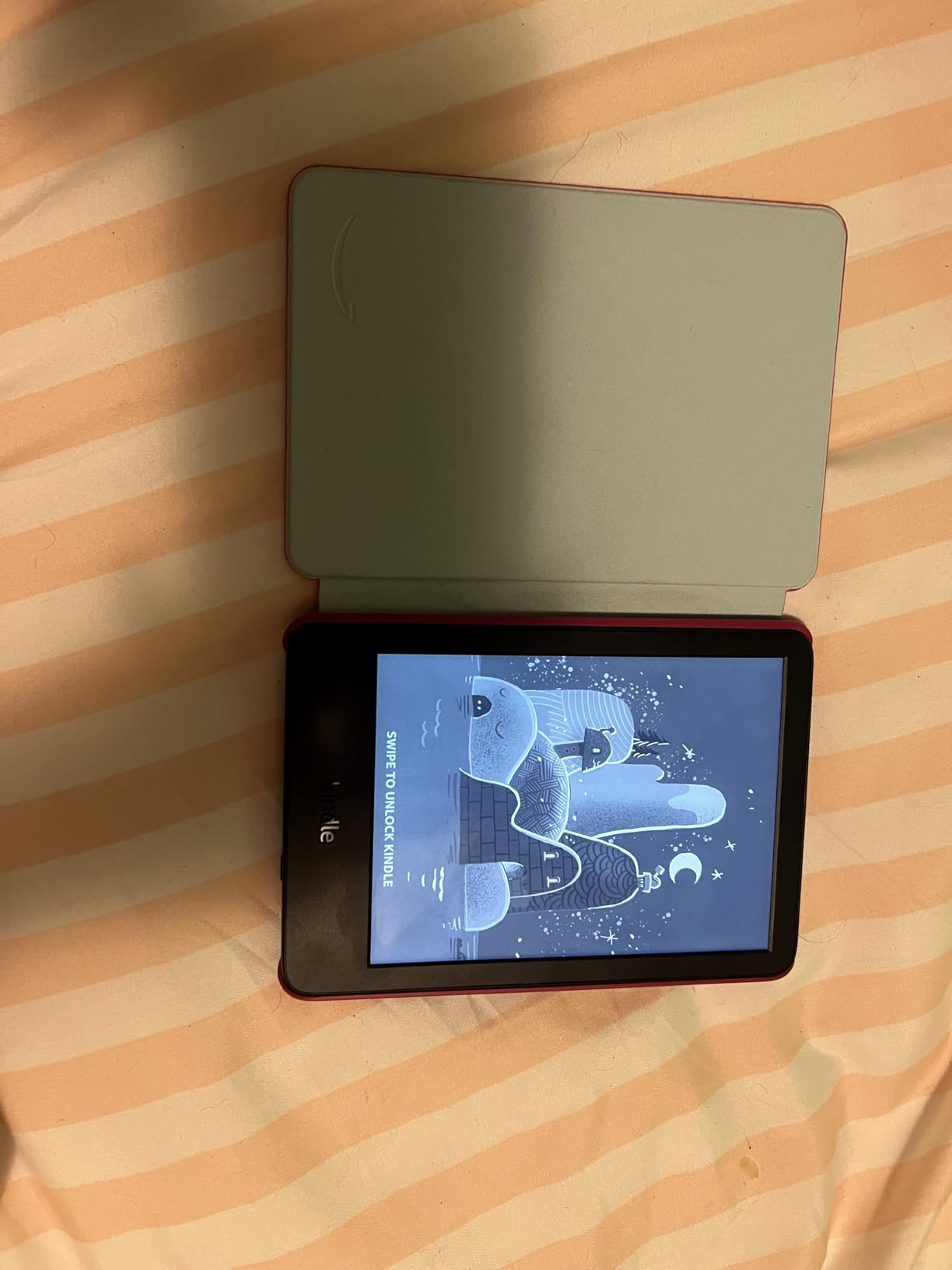 Amazon Kindle Kids 16GB (newest model) - If it breaks, we will replace it, includes ad-free books and cover, with glare-free display, faster page turns - Space Whale - Customer Photo 2