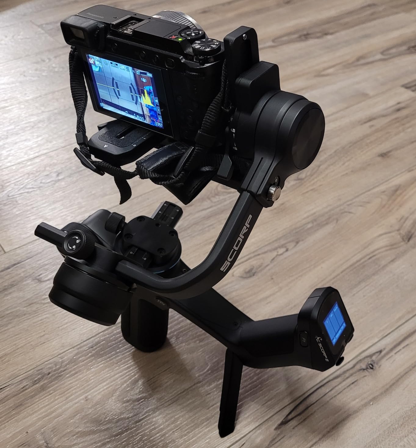 FeiyuTech SCORP 2 Gimbal Stabilizer for DSLR and Mirrorless Camera, Integrated Al Tracking Sensor, 3-Axis Camera Stabilizer for Sony Canon Panasonic Nikon, 2.5kg Payload Touch Screen Vertical Shooting Customer Review FeiyuTech SCORP 2 Gimbal Stabilizer for DSLR and Mirrorless Camera, Integrated Al Tracking Sensor, 3-Axis Camera Stabilizer for Sony Canon Panasonic Nikon, 2.5kg Payload Touch Screen Vertical Shooting - Customer Photo 1