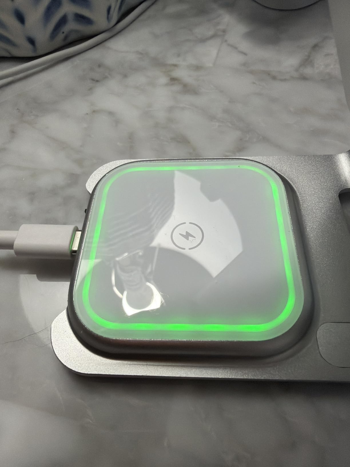 Intoval Aluminum 3 in 1 Wireless Charging Station for iPhone 17 16 15 14 13 12 11 Pro Max XR, Wireless Charger for Apple Watch 11 10 9 8 7 Ultra SE 3 2, Phone Charger for AirPods 4 Pro 2 3 (Silver) - Customer Photo 1