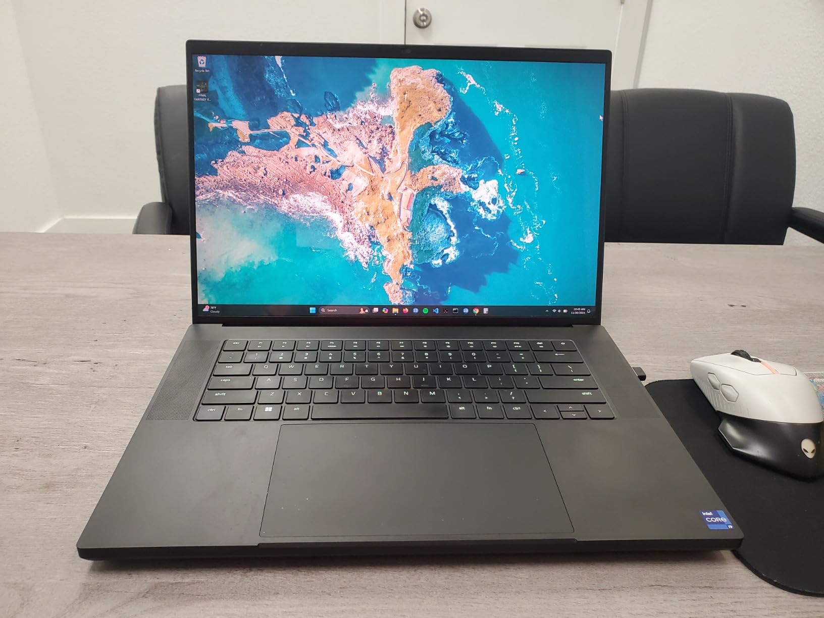Razer Blade 16 Gaming Laptop: NVIDIA GeForce RTX 4090 - Intel Core i9-14900HX 14th Gen CPU - 16 Razer Blade 16 Gaming Laptop: NVIDIA GeForce RTX 4090 - Intel Core i9-14900HX 14th Gen CPU - 16