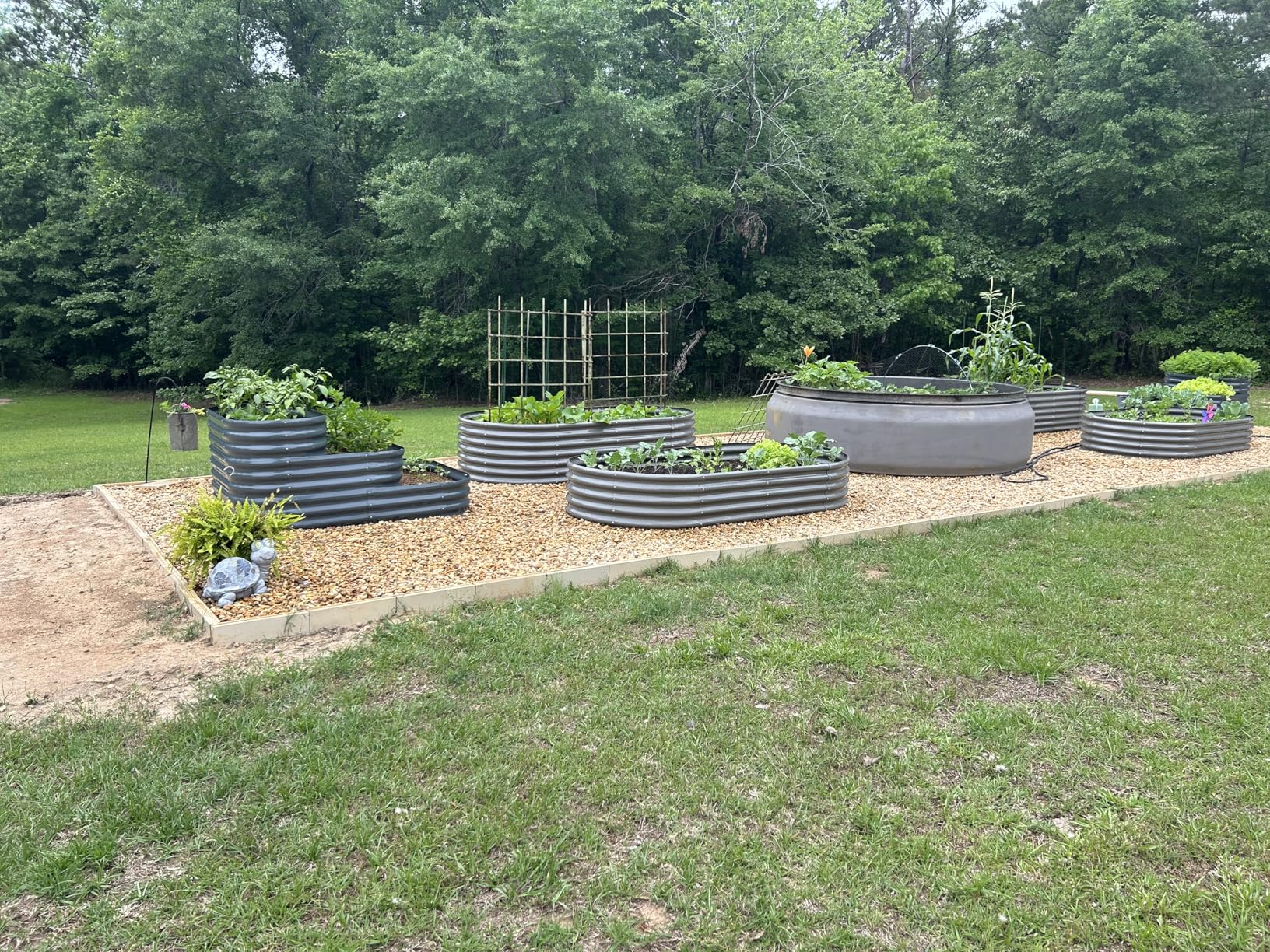 A ANLEOLIFE 8x4x2ft Galvanized Raised Garden Bed Kit, Oval Metal Deep Root Planters for Outdoor Plants Vegetables Flowers Herb, Large Bottomless, 478 Gallon Capacity- Quartz Grey customer photo 2