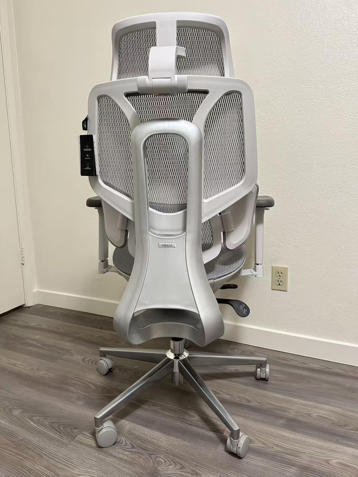 Hbada E3 Air Ergonomic Office Chair, Big and Tall Office Chair - with 3-Zone Dynamic Lumbar Support, 3D Adjustable Headrest, 3D Adjustable Armrests, Swivel, Grey(No Footrest) Customer Review Hbada E3 Air Ergonomic Office Chair, Big and Tall Office Chair - with 3-Zone Dynamic Lumbar Support, 3D Adjustable Headrest, 3D Adjustable Armrests, Swivel, Grey(No Footrest) - Customer Photo 2