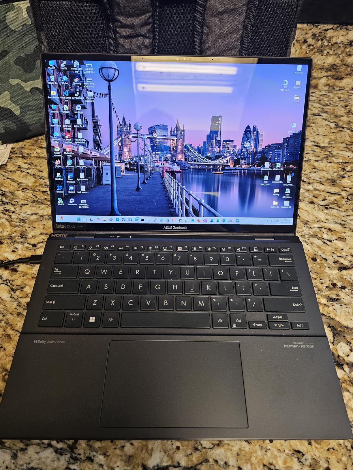 ASUS Zenbook Duo Laptop, Dual 14 ASUS Zenbook Duo Laptop, Dual 14