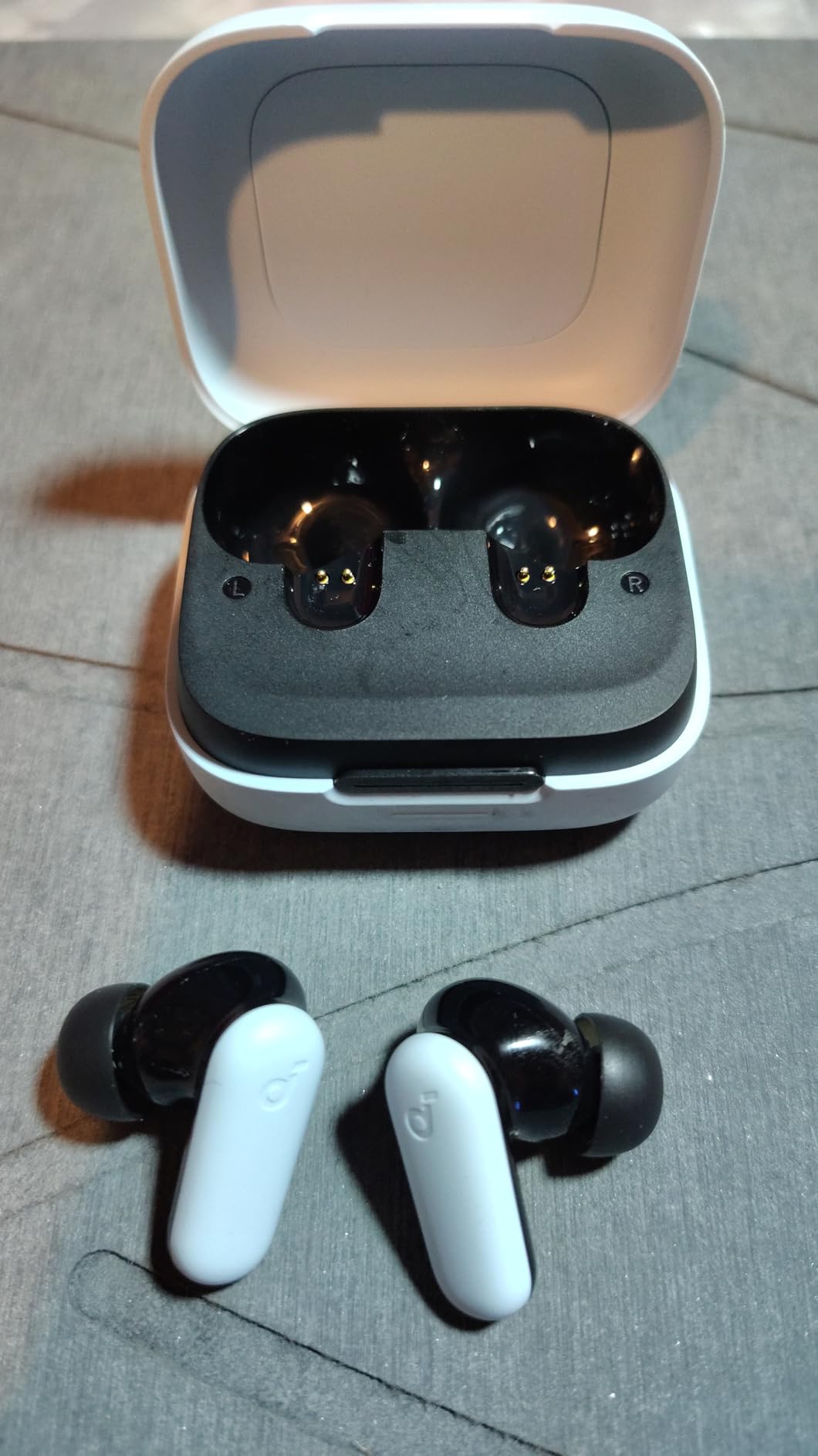 Soundcore P30i by Anker Noise Cancelling Earbuds, Strong and Smart Noise Cancelling, Powerful Bass, 45H Playtime, 2-in-1 Case and Phone Stand, IP54, Wireless Earbuds, Bluetooth 5.4 (Green) Customer Review Soundcore P30i by Anker Noise Cancelling Earbuds, Strong and Smart Noise Cancelling, Powerful Bass, 45H Playtime, 2-in-1 Case and Phone Stand, IP54, Wireless Earbuds, Bluetooth 5.4 (Green) - Customer Photo 3