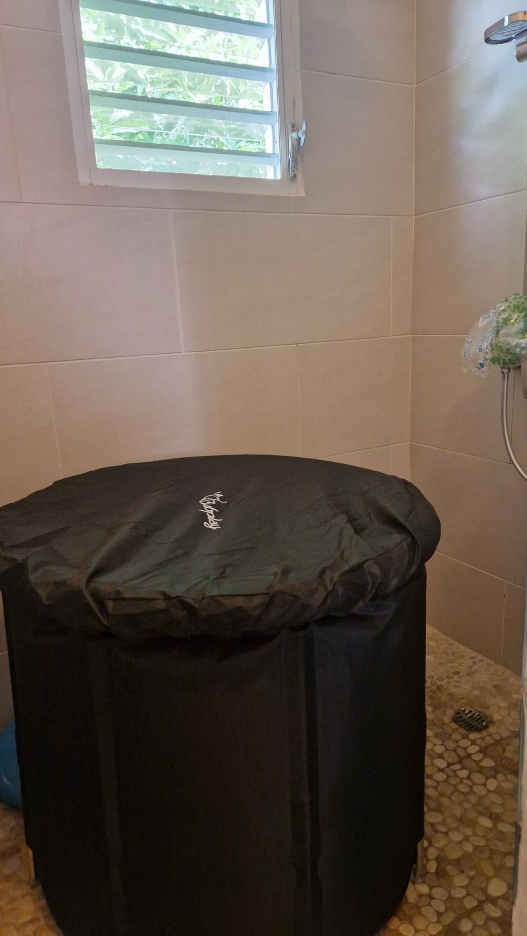 Ice Bath Cold Plunge Tub with Cover for Indoor Outdoor for Recovery, Cold Water Therapy, Athletes & Adults -105 Gallons, Black, XL customer photo 1