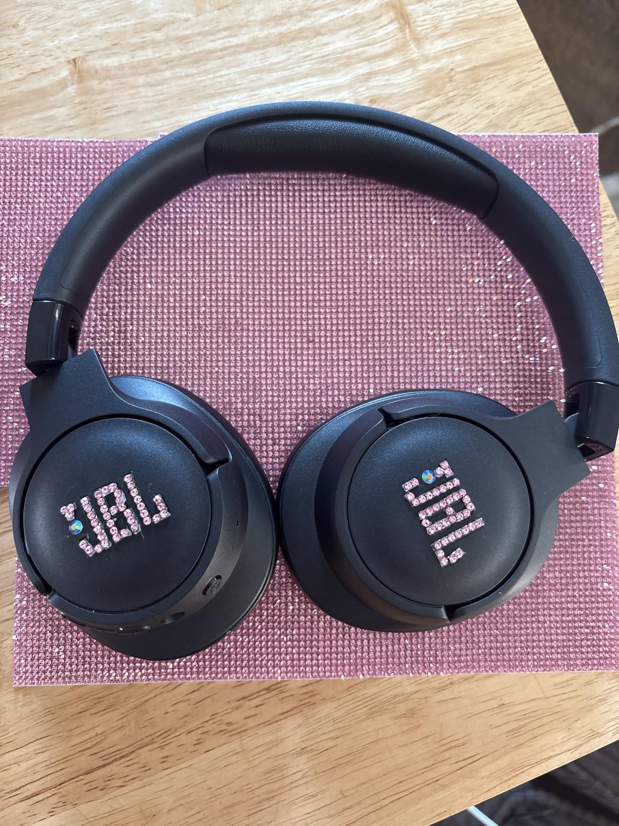 JBL Tune 720BT - Wireless Over-Ear Headphones with JBL Pure Bass Sound, Bluetooth 5.3, Up to 76H Battery Life and Speed Charge, Lightweight, Comfortable and Foldable Design (Black) customer photo 1
