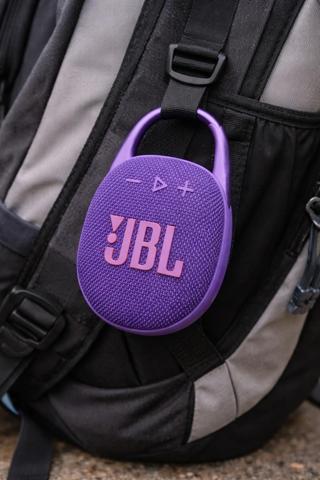 JBL Clip 5 - Ultra-Portable, Waterproof & Dustproof Bluetooth Speaker, Big JBL Pro Sound with Punchy bass, Integrated Carabiner, Up to 12 Hours of Play, Made in Part with Recycled Materials (Black) customer photo 2