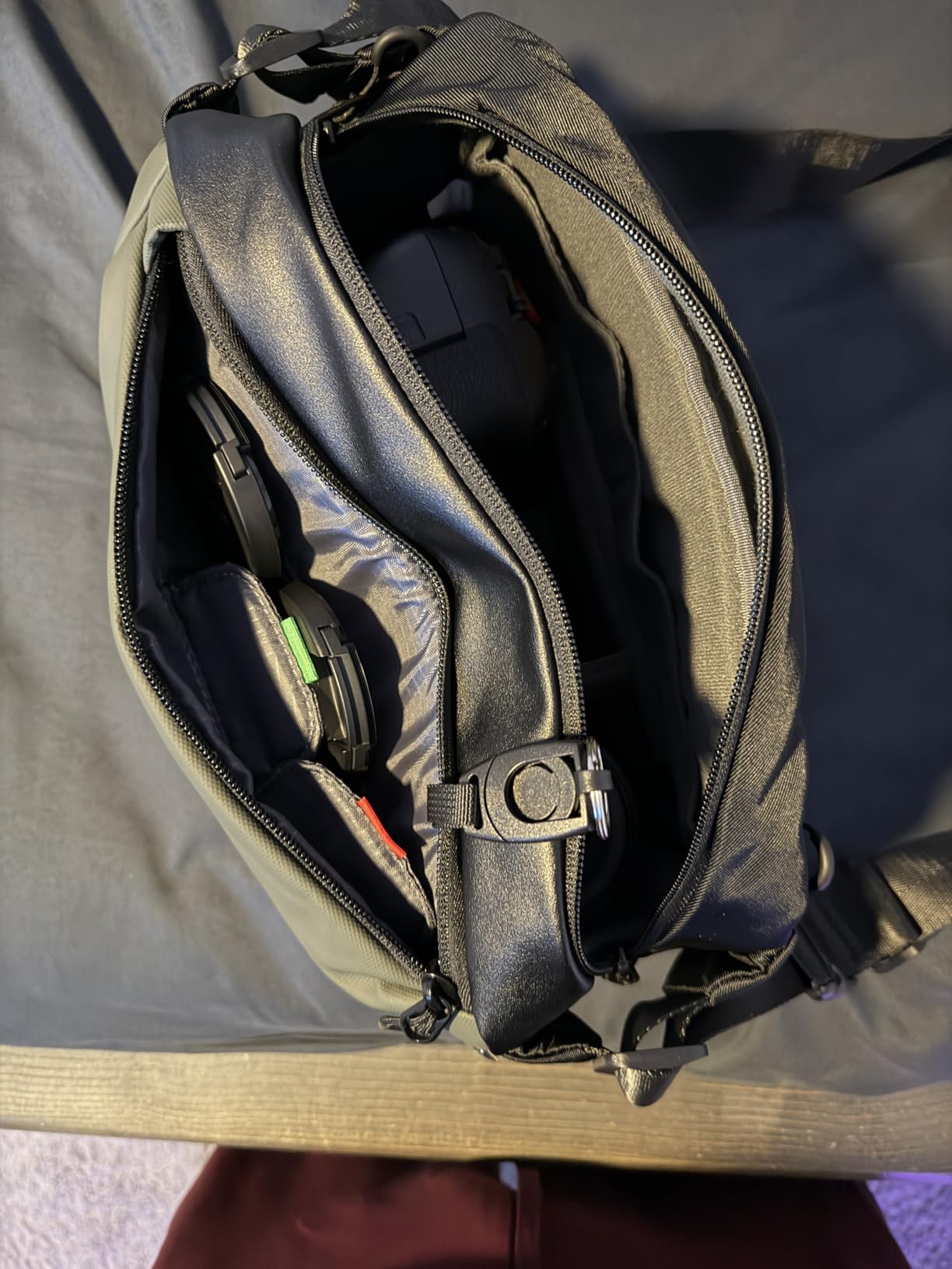 K&F Concept 2 in 1 Sling Bag Everyday Shoulder Bag & Multifunction Photography Crossbody Camera DSLR Backpack Portable Bag Customer Review K&F Concept 2 in 1 Sling Bag Everyday Shoulder Bag & Multifunction Photography Crossbody Camera DSLR Backpack Portable Bag - Customer Photo 2