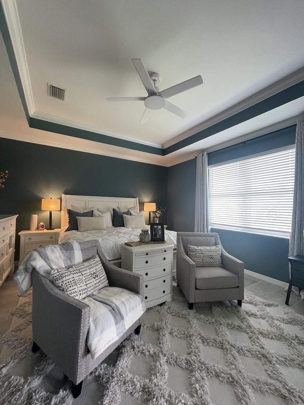 Dreo Ceiling Fans with Lights, 52 Inch, 6 Speeds, 5 Color Tones Dimmable LED, Quiet Reversible DC Motor, Remote, 8H Timer, Black Ceiling Fan for Bedroom, Living Room, Easy to Install - Customer Photo 2
