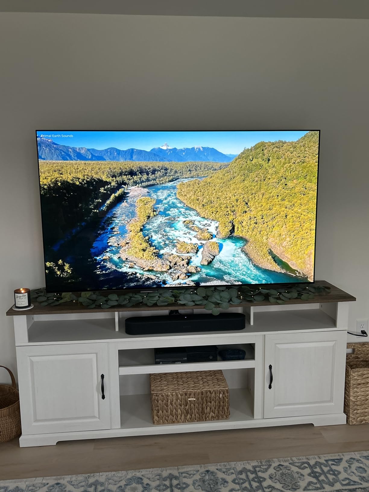 LG 42-Inch Class OLED evo C4 Series Smart TV 4K Processor Flat Screen with Magic Remote AI-Powered with Alexa Built-in (OLED42C4PUA, 2024) customer photo 1