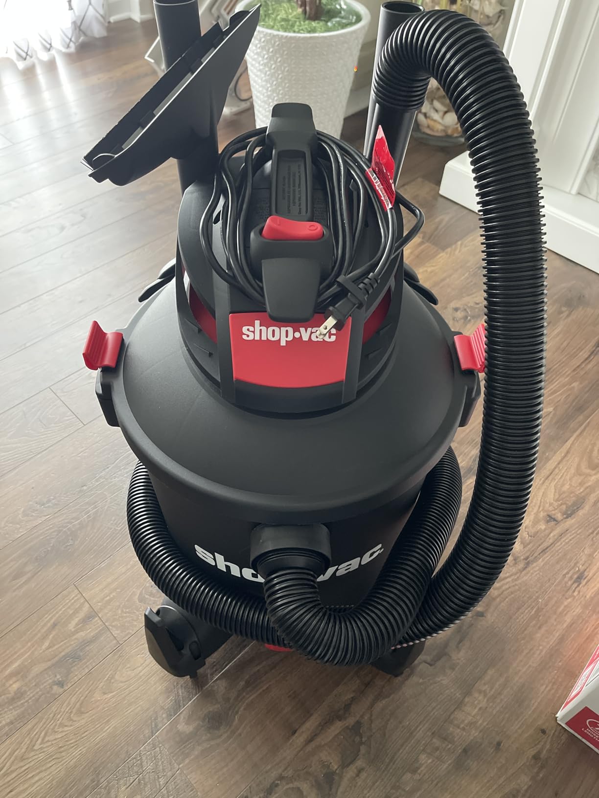 Shop-Vac 5761011 10 Gallon Wet/Dry Shop Vacuum, 4.5 Peak HP, 1.5 Inch Diameter x 7 Foot Hose, 12 Foot Cord, Ideal for Home, Garage, and Workshop Cleaning Customer Review Shop-Vac 5761011 10 Gallon Wet/Dry Shop Vacuum, 4.5 Peak HP, 1.5 Inch Diameter x 7 Foot Hose, 12 Foot Cord, Ideal for Home, Garage, and Workshop Cleaning - Customer Photo 2