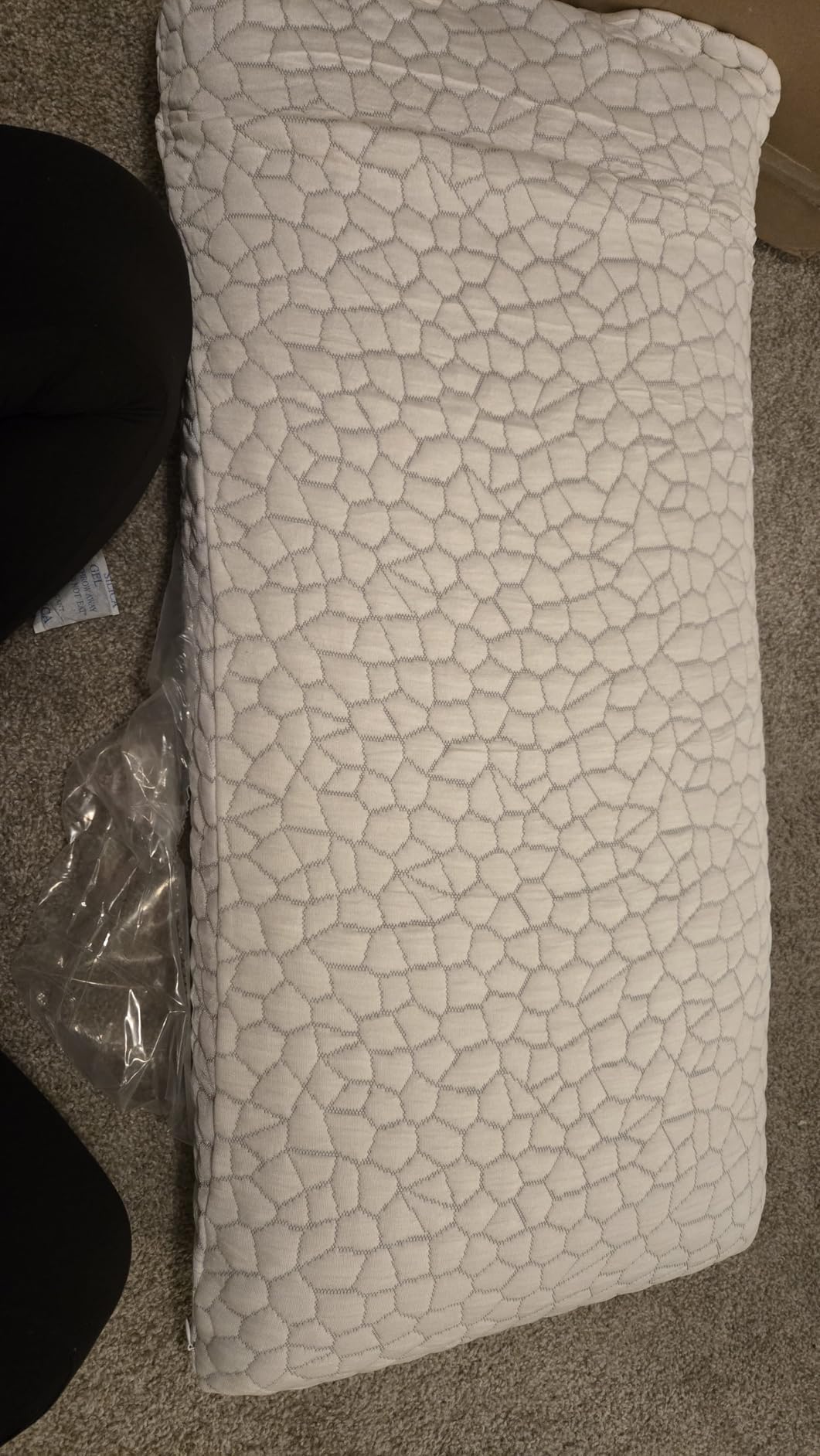 CushZone Memory Foam Pillows for Sleeping, Bed Pillow with Removable and Machine Washable Cover, Bed Pillow for Side, Neck Pillow, Back and Stomach Sleepers Customer Review CushZone Memory Foam Pillows for Sleeping, Bed Pillow with Removable and Machine Washable Cover, Bed Pillow for Side, Neck Pillow, Back and Stomach Sleepers - Customer Photo 1