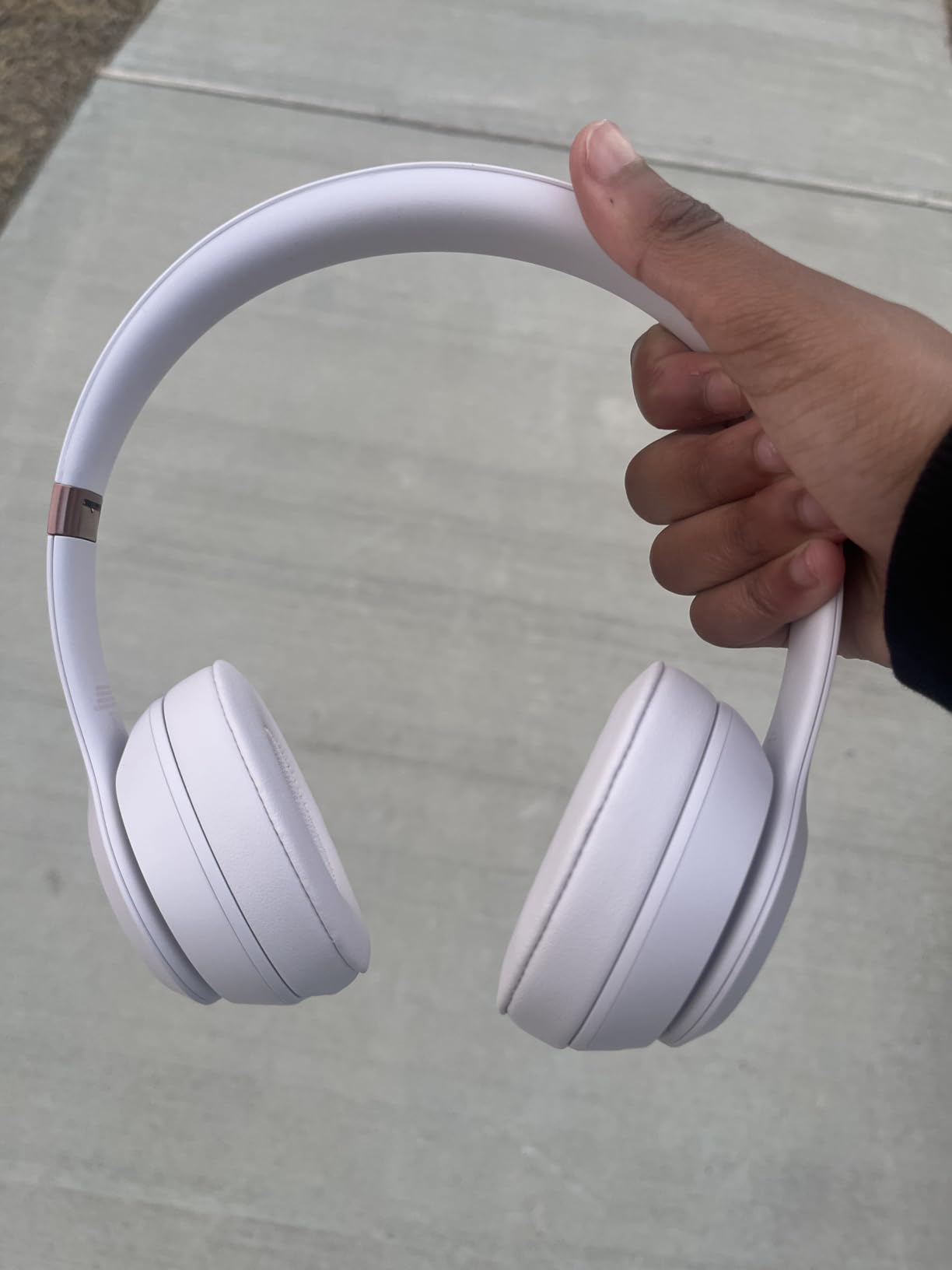 Beats Solo 4 - Wireless On-Ear Bluetooth Headphones, Up to 50-Hour Battery Life, Ultra-Lightweight Comfort, Powerful and Balanced Sound, Apple & Android Compatible - Matte Black customer photo 1