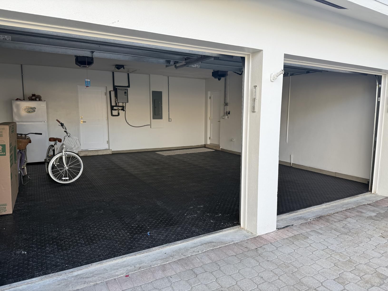 VEVOR Garage Tiles Interlocking, 12 x 12 x 0.53 inch 50 Pack Garage Floor Covering Tile, Non-Slip Double-Sided Texture Garage Flooring Tiles, for Garages, Basements, Repair Shops, Graphite Gray Customer Review VEVOR Garage Tiles Interlocking, 12 x 12 x 0.53 inch 50 Pack Garage Floor Covering Tile, Non-Slip Double-Sided Texture Garage Flooring Tiles, for Garages, Basements, Repair Shops, Graphite Gray - Customer Photo 1