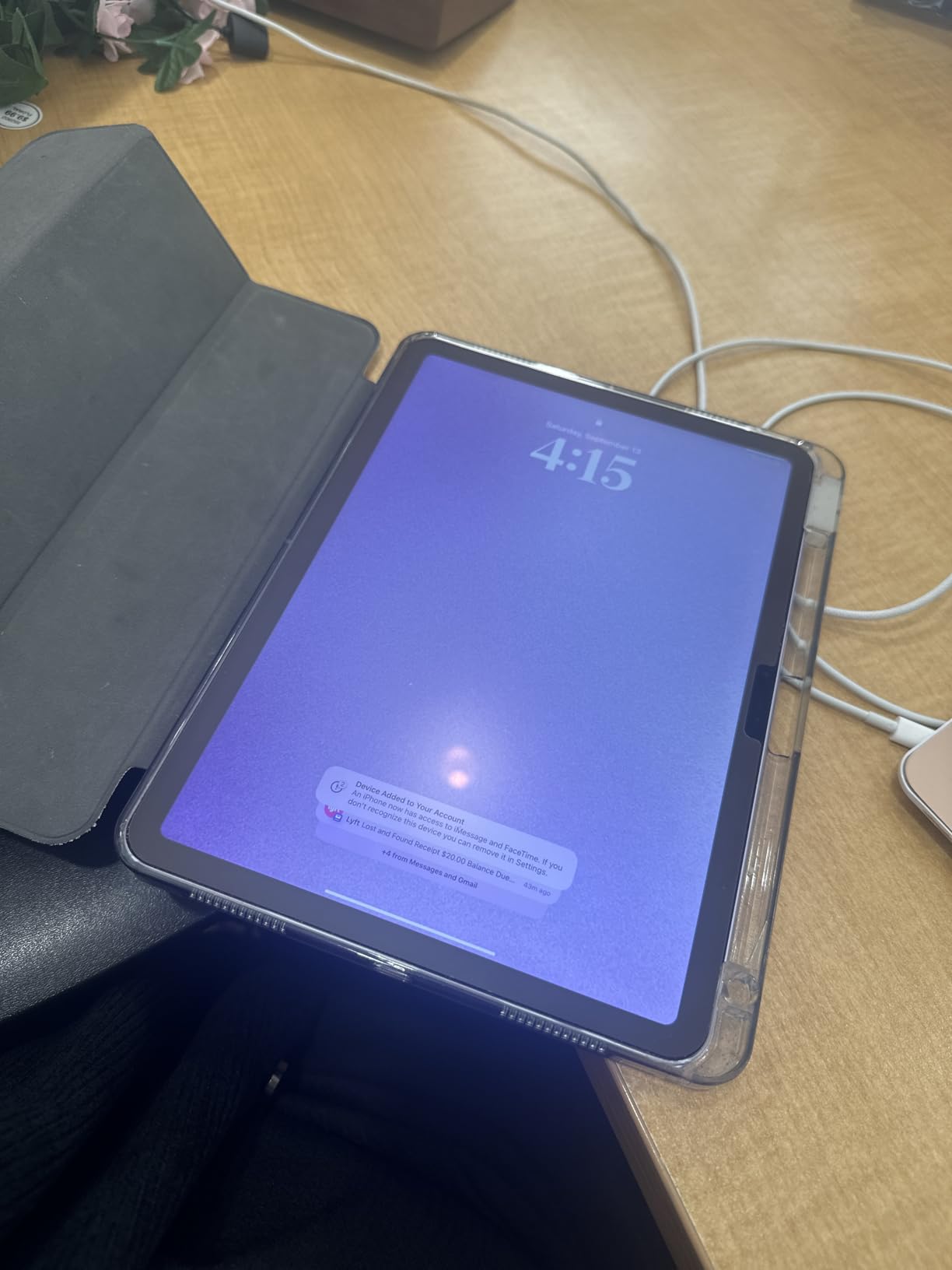 Apple iPad Air 11-inch (M2): Built for Apple Intelligence, Liquid Retina Display, 128GB, 12MP Front/Back Camera, Wi-Fi 6E, Touch ID, All-Day Battery Life — Space Gray - Customer Photo 1