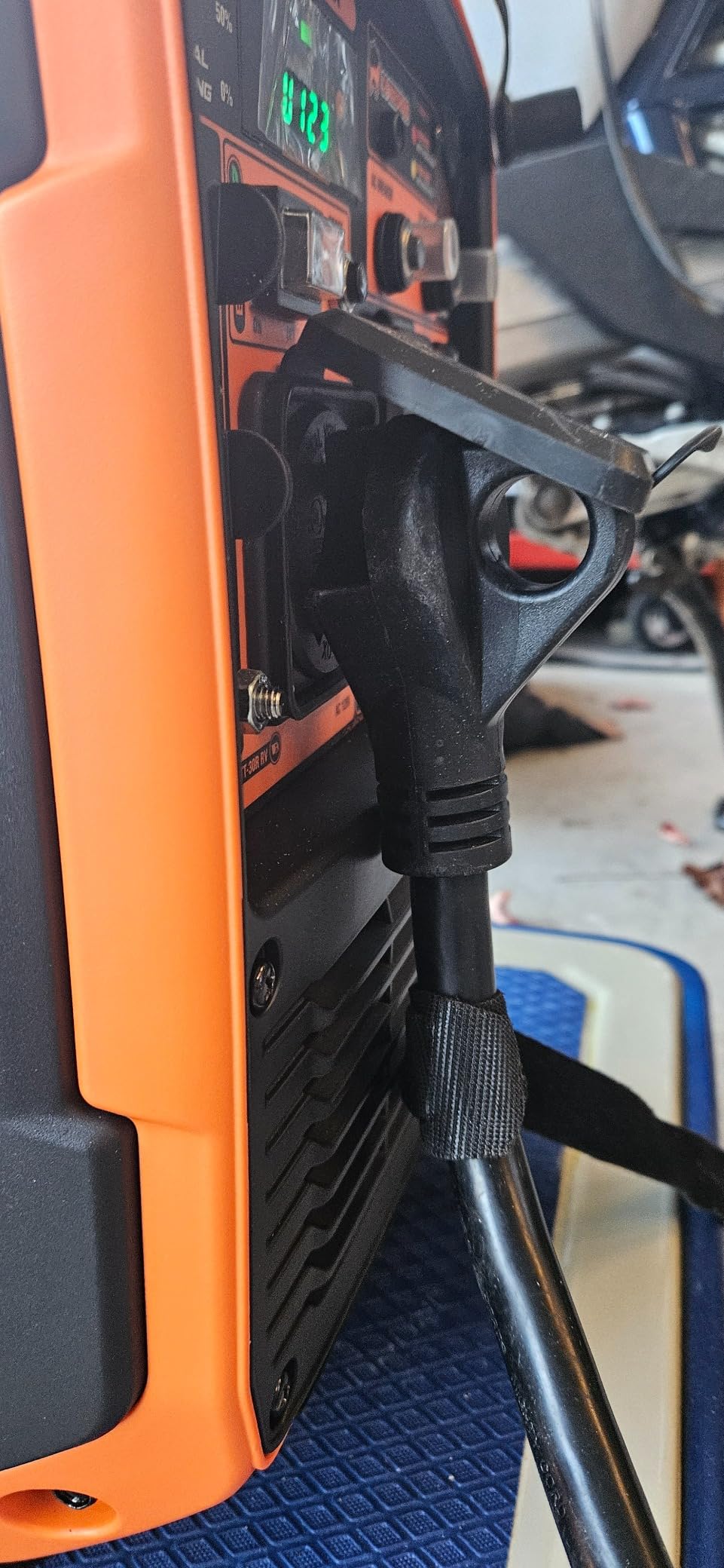 WEN Quiet and Lightweight 3600-Watt Dual Fuel RV-Ready Portable Inverter Generator with Fuel Shut Off and CO Watchdog (DF360iX) Customer Review WEN Quiet and Lightweight 3600-Watt Dual Fuel RV-Ready Portable Inverter Generator with Fuel Shut Off and CO Watchdog (DF360iX) - Customer Photo 4
