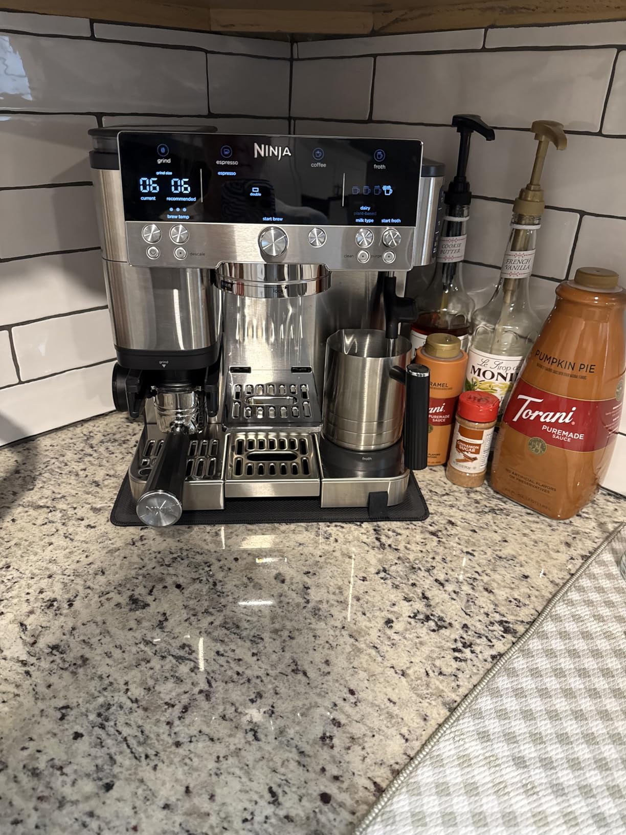 Ninja Luxe Café 3-in-1 Espresso, Drip Coffee and Cold Brew Machine | Intergrated Coffee Grinder, Milk Frother, Assisted Tamper & Built-In Espresso Accessory Storage | Stainless Steel | ES601 Customer Review Ninja Luxe Café 3-in-1 Espresso, Drip Coffee and Cold Brew Machine | Intergrated Coffee Grinder, Milk Frother, Assisted Tamper & Built-In Espresso Accessory Storage | Stainless Steel | ES601 - Customer Photo 1