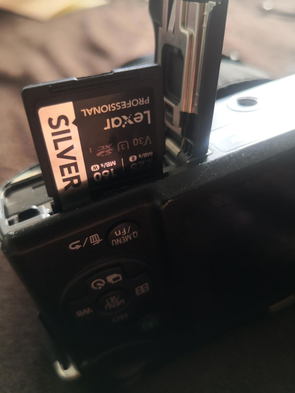 Lexar 256GB Professional Silver SD Card, UHS-I, C10, U3, V30, 4K, Up to 205/140 MB/s SDXC Memory Card - Customer Photo 2