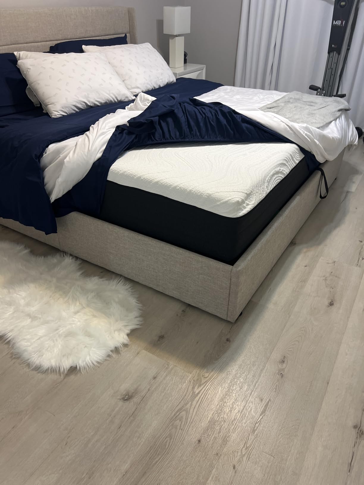 OhGeni 12 Inch Queen Size Mattress, Cooling Gel Memory Foam Bed Mattresses in a Box, Cool Touch Surface, Medium Feel, Ergonomic Support, Pressure Relief, CertiPUR-US Certified Foam, Designed in USA Customer Review OhGeni 12 Inch Queen Size Mattress, Cooling Gel Memory Foam Bed Mattresses in a Box, Cool Touch Surface, Medium Feel, Ergonomic Support, Pressure Relief, CertiPUR-US Certified Foam, Designed in USA - Customer Photo 2
