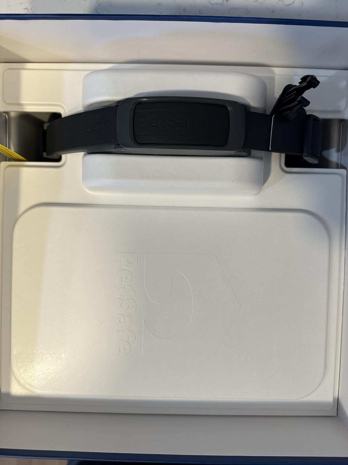 PetSafe Guardian GPS Dog Fence - Advanced AccuGuard Technology - Wireless Virtual Fence - No Subscription Required - Waterproof Collar with Long Lasting Battery - Easy to Set Up customer photo 1