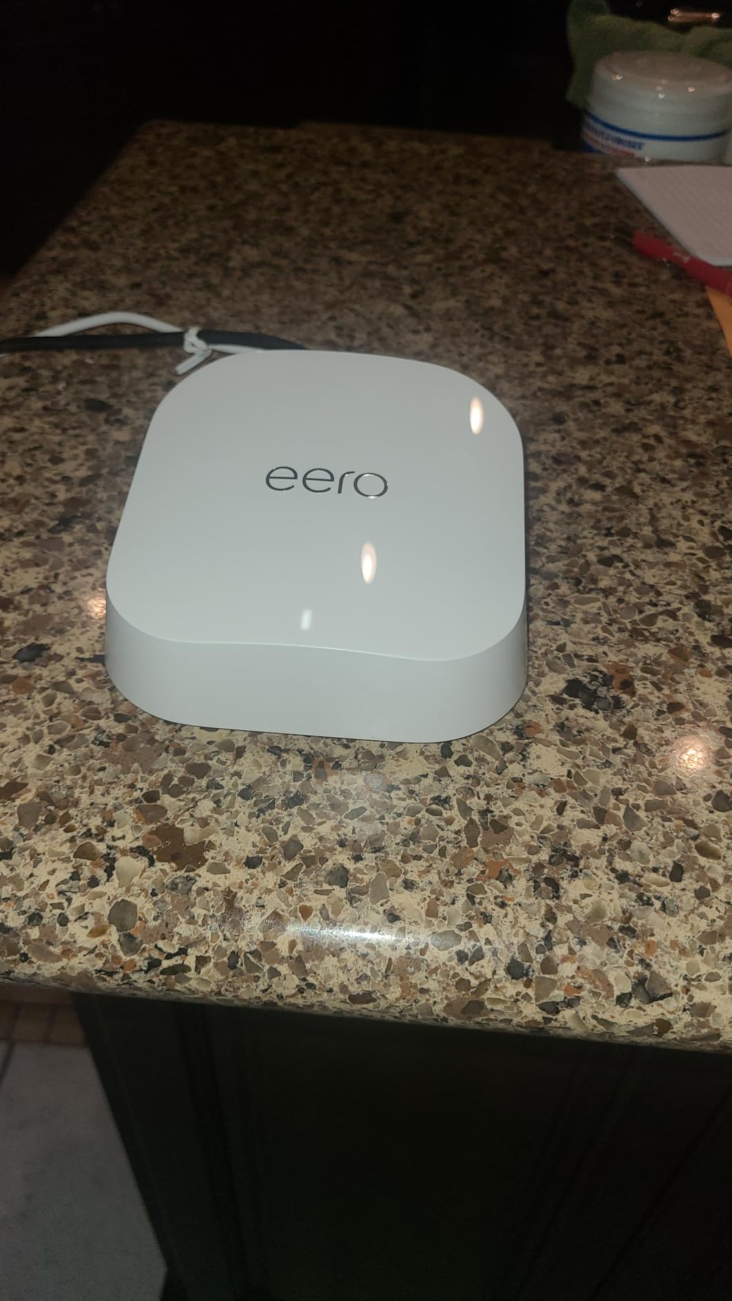 Amazon eero 7 dual-band mesh Wi-Fi 7 router (newest model) - Supports internet plans up to 2.5 Gbps, Coverage up to 2,000 sq. ft., 1-pack customer photo 1