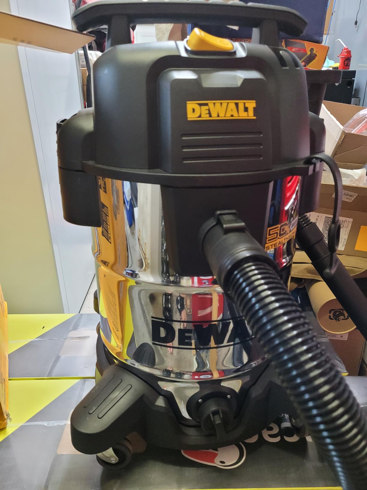 DEWALT 10 Gallon STEALTHSONIC Wet and Dry Shop Vacuum, Ultra Quiet Heavy Duty With Attachments, Powerful Outdoor Vac for Car, Garage, Workshop, Jobsite, Patio, DXV10S-QT, 5 Peak HP Customer Review DEWALT 10 Gallon STEALTHSONIC Wet and Dry Shop Vacuum, Ultra Quiet Heavy Duty With Attachments, Powerful Outdoor Vac for Car, Garage, Workshop, Jobsite, Patio, DXV10S-QT, 5 Peak HP - Customer Photo 2