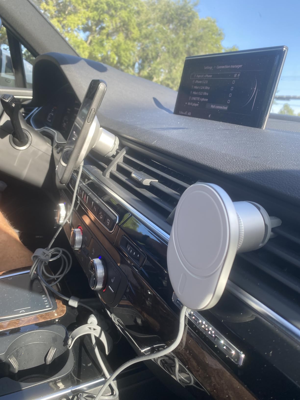 Belkin MagSafe-Compatible Wireless Car Charger 15W, Fast Charging Wireless Charger - Powerful Magnetic Vent Holder for iPhone 17, 16, 15, 14, 13 Series, Pixel 10, Secure Car Phone Mount - White - Customer Photo 1