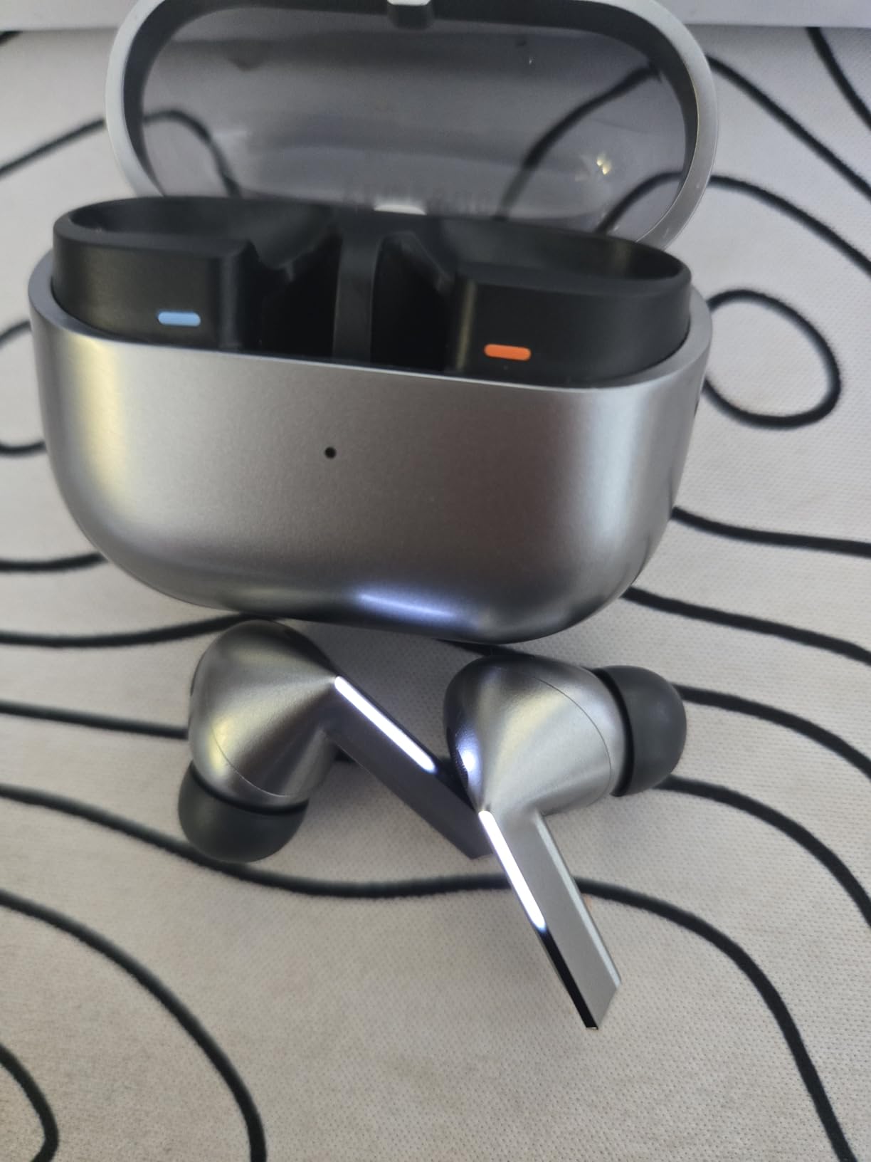 Galaxy Buds 3 Pro AI True Wireless Bluetooth Earbuds, Noise Cancelling, Sound Optimization, Redesigned Comfort Fit, Silver [US Version, Amazon Exclusive, 2Yr Warranty] customer photo 1